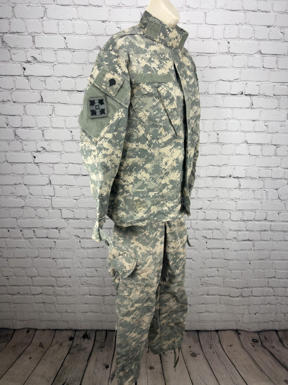 US Army ACU Digital Camo Combat Uniform Coat Pants Set Small X-Short (30X27.5)