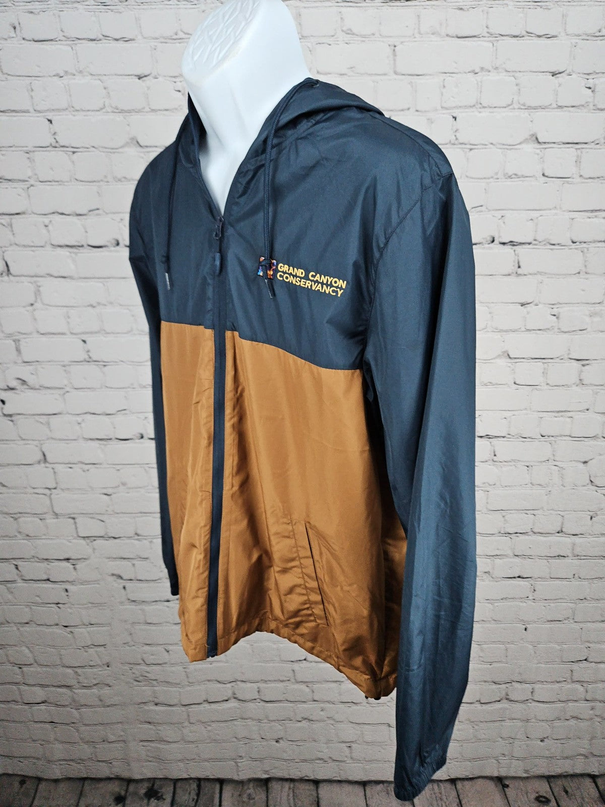 Independent Trading Co Grand Canyon Conservancy Navy Brown Windbreaker M