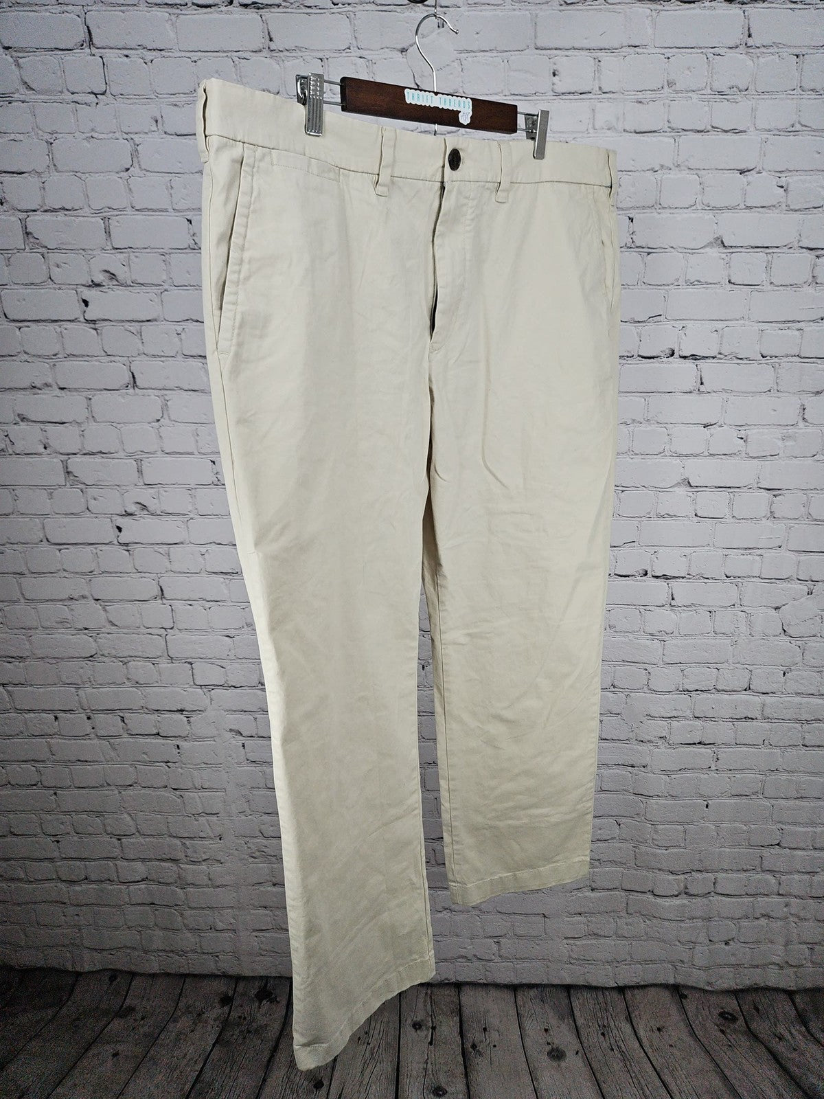 Tommy Hilfiger Classic Fit Stone Stretch Chino Pants Men's 42 (43X31)