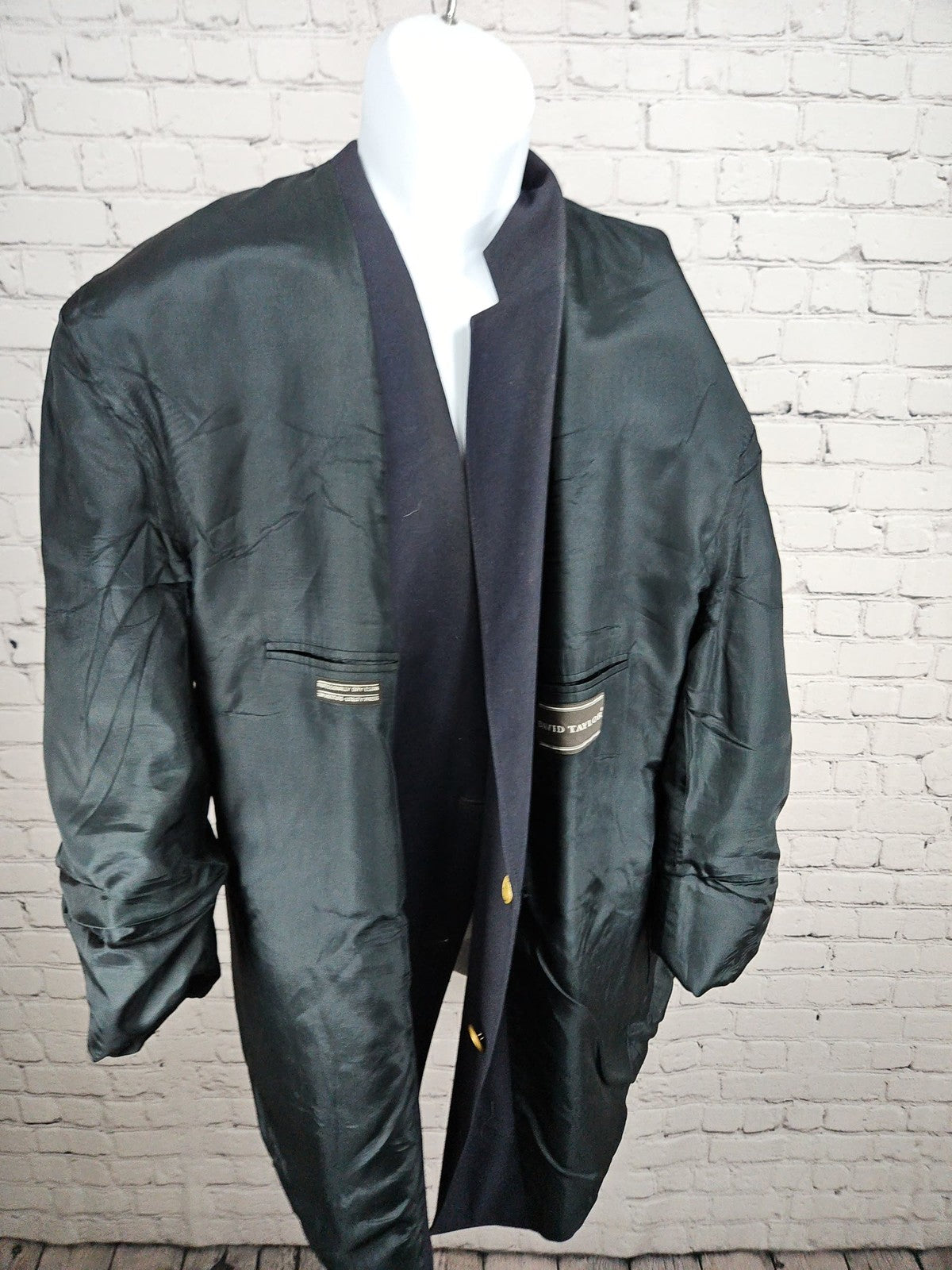 David Taylor Navy 2 Button Gold Button Single Vent Blazer Sport Coat 54R