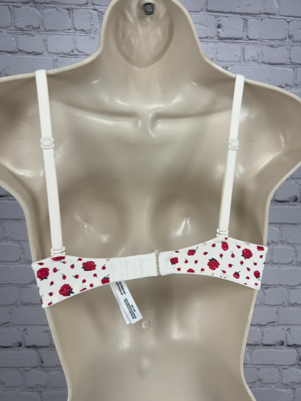 Victoria's Secret PINK Cream Rose Wear Everywhere Super Push Up Bra 34A