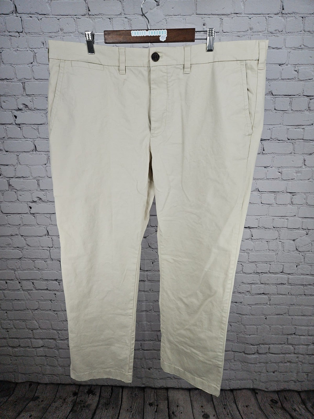 Tommy Hilfiger Classic Fit Stone Stretch Chino Pants Men's 42 (43X31)