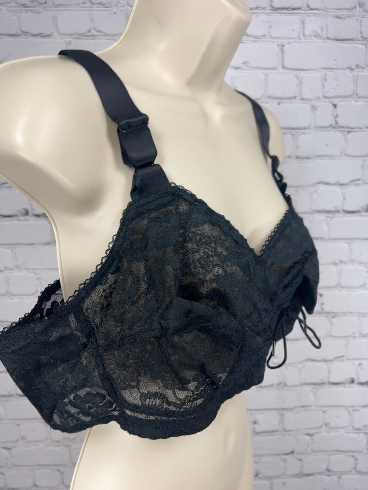 VTG Black Floral Lace Front Drawstring Full Coverage Bra Made USA 44C