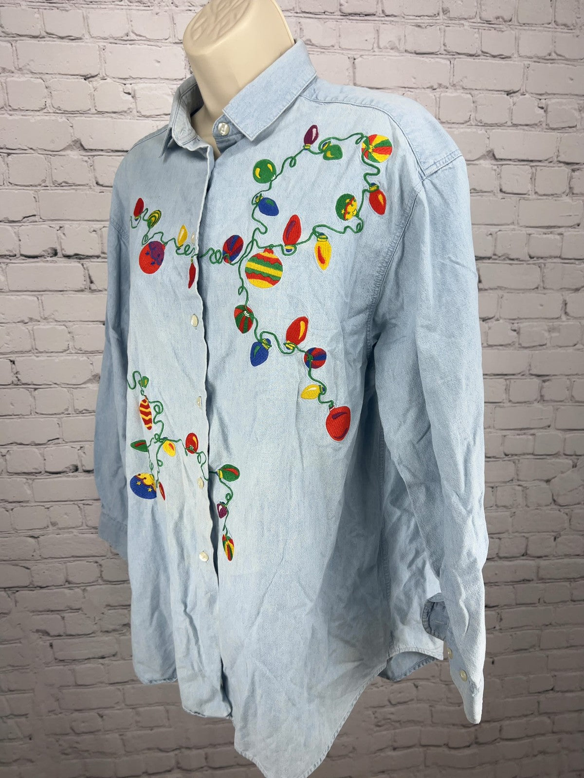 VTG Cambridge Sports Club Christmas Lights Embroidered Denim Shirt Women's L