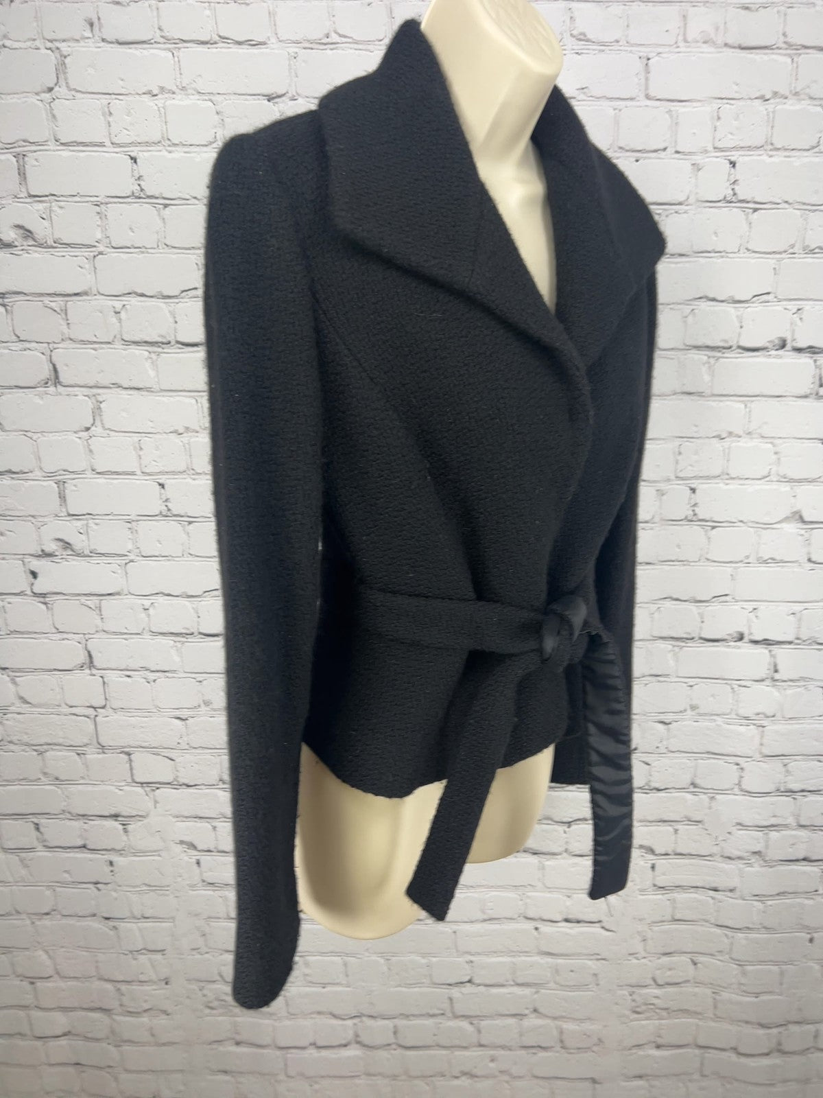 Ann Taylor LOFT Black Boucle Wool Blend Belted Cropped Blazer Jacket 8