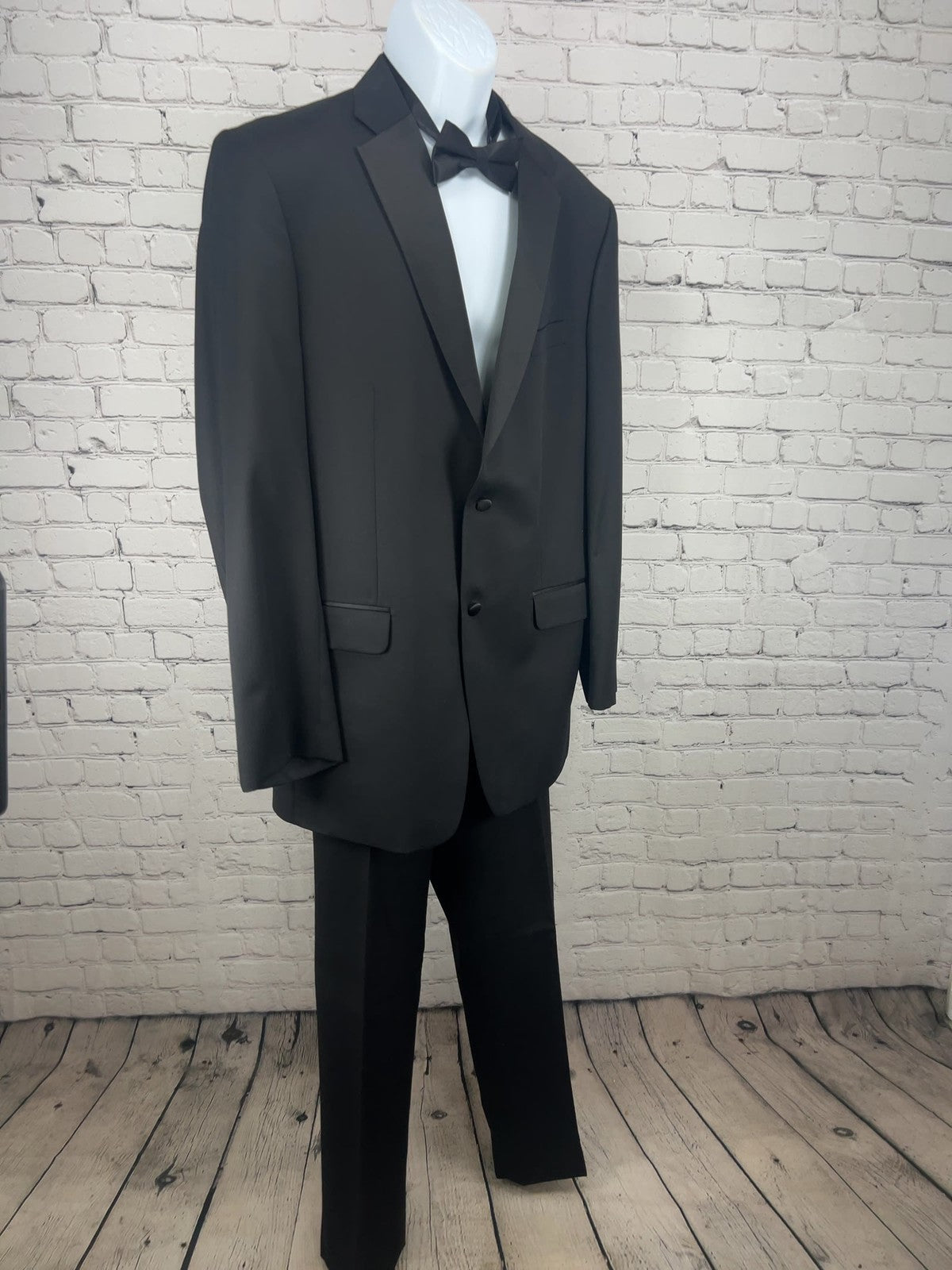 Jones New York Black Wool Tuxedo Suit Cummerbund Bow Tie 44L (34X33.5)
