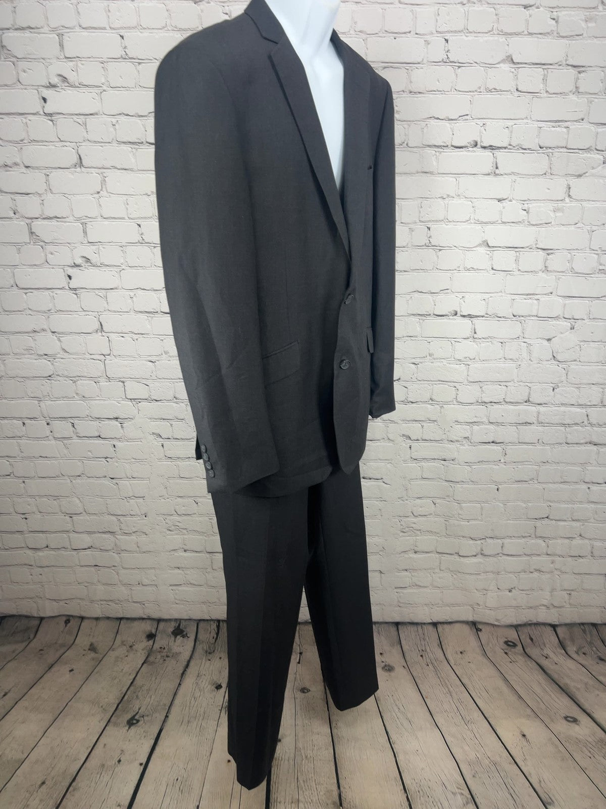 Combatant Gentlemen Charcoal Gray 100% Wool 2 Button 2 Piece Suit 42L (34X33)