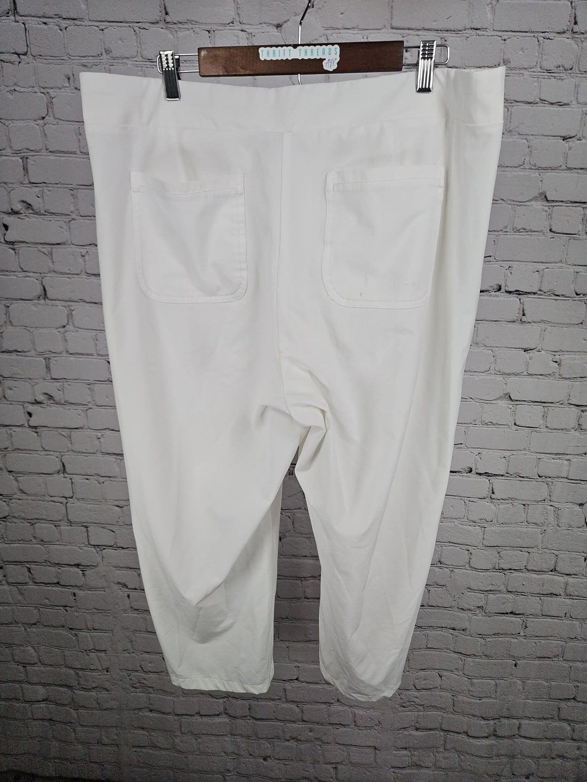 Chico's White Pull On Zip Pocket Stretch Cropped Pants 3 US 16 (38X23)