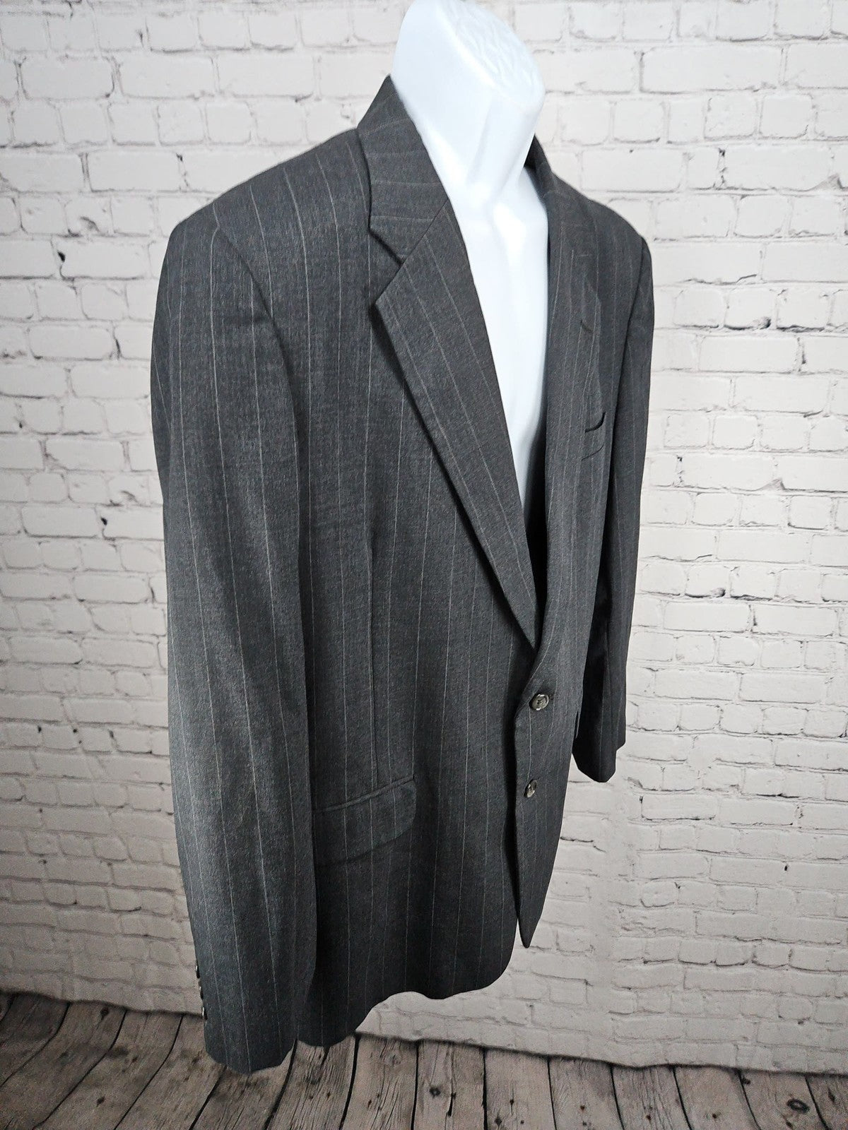 VTG Sturbridge Classics Gray Pinstripe 100% Wool 2 Button Blazer Sport Coat 46L