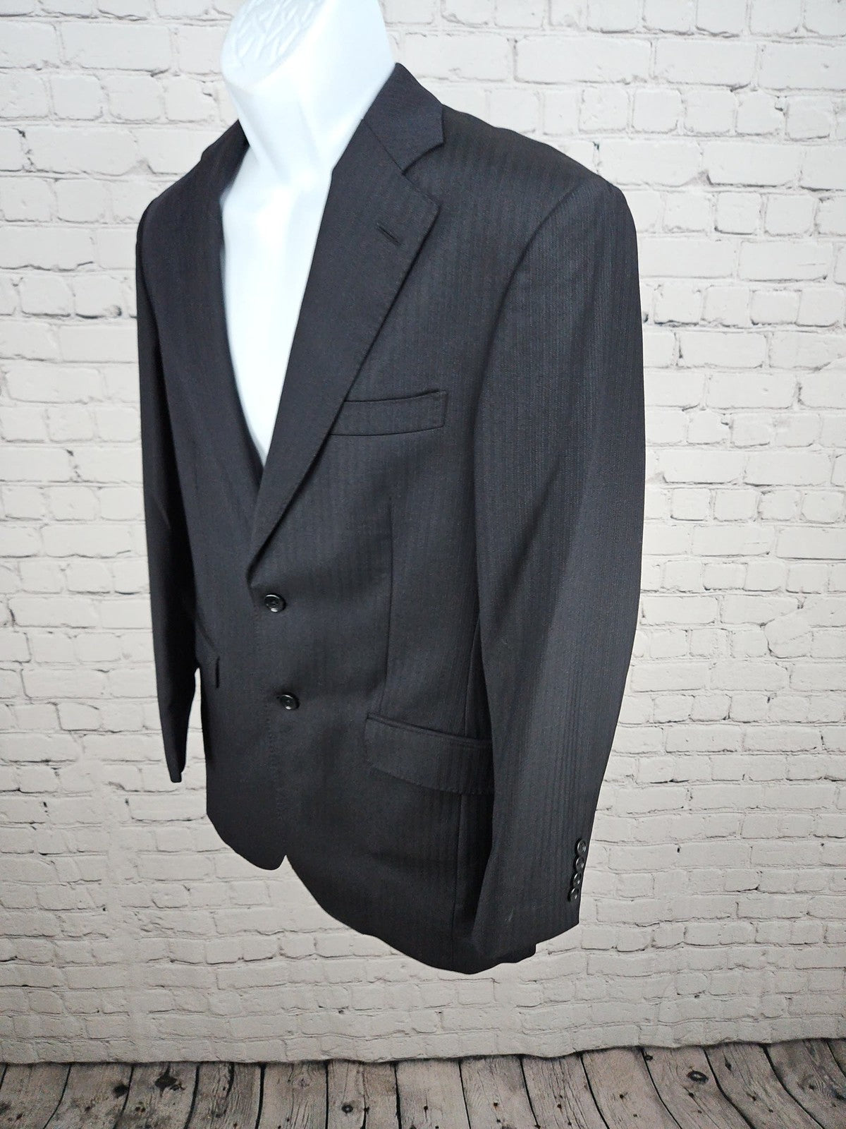 Brooks Brothers 1818 Regent Charcoal Pinstripe Wool 2 Button Sport Coat 38R