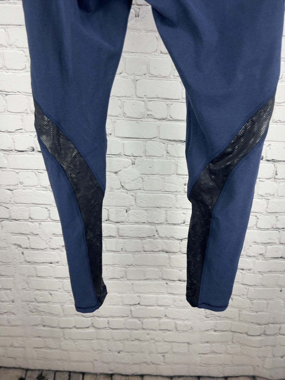 NWT Calia Carrie Underwood Navy Black Zip Pocket High Waist Leggings M