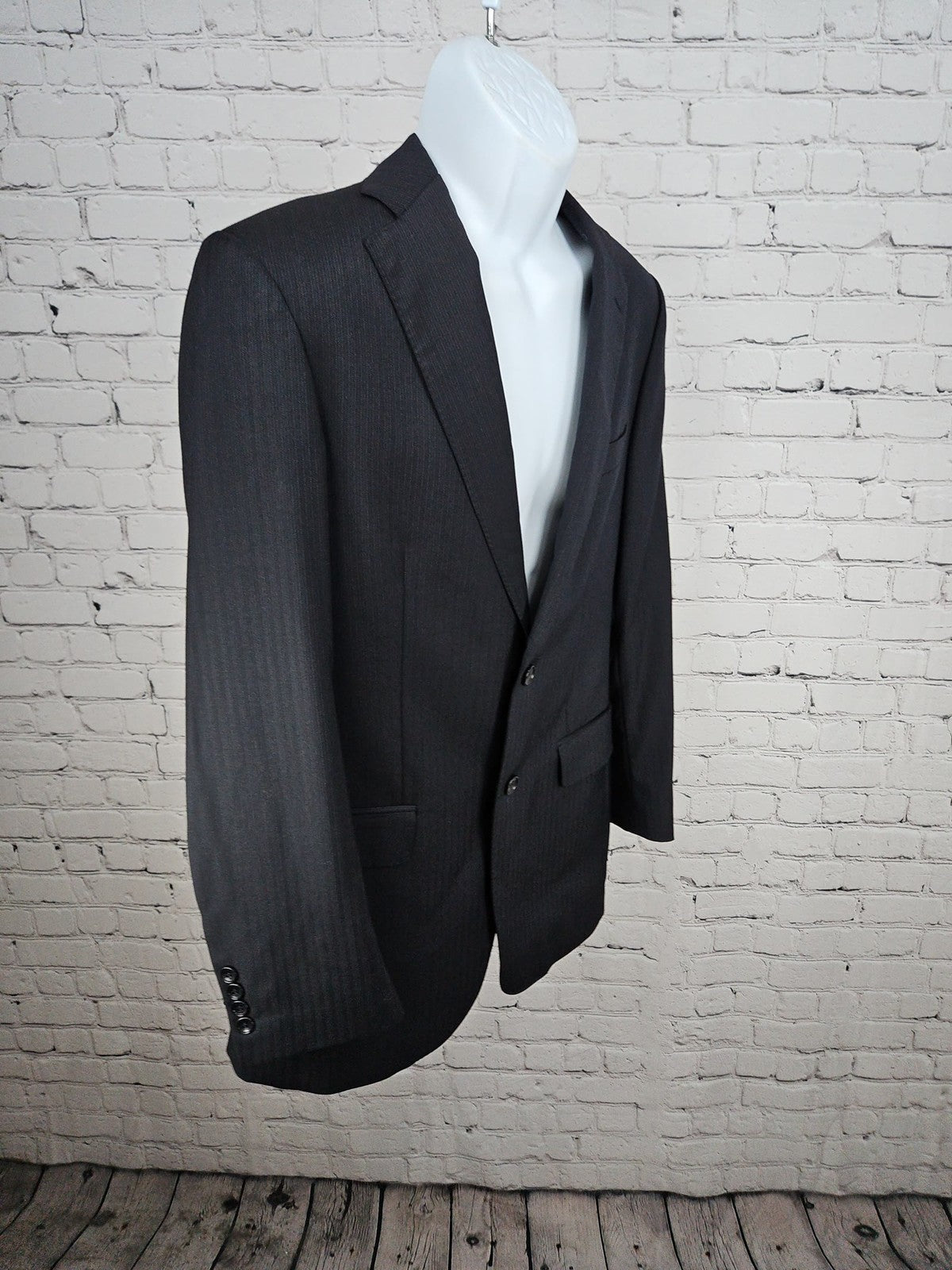 Brooks Brothers 1818 Regent Charcoal Pinstripe Wool 2 Button Sport Coat 38R