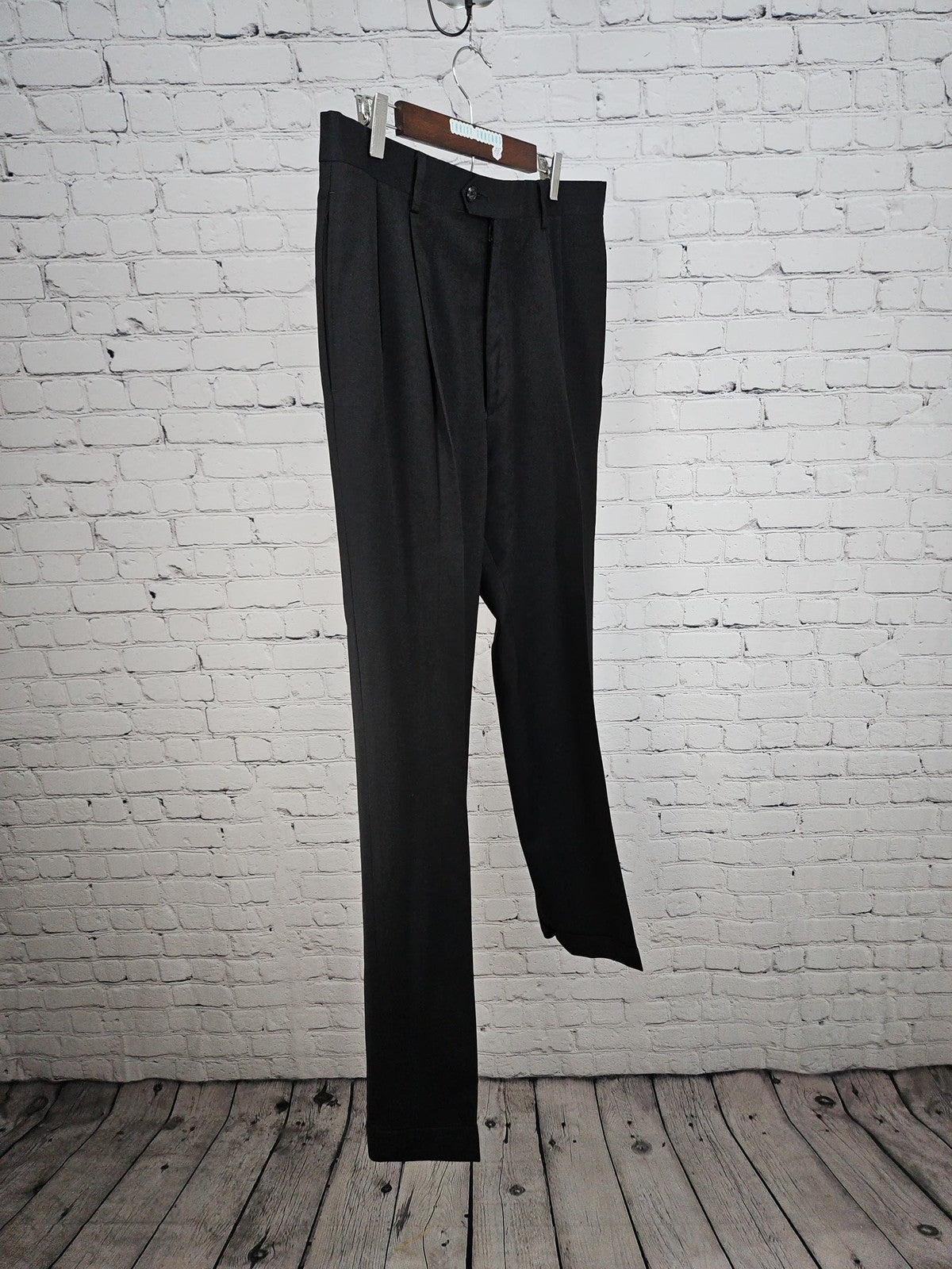 Jos A Bank Black 100% Wool Pleated Cuffed Dress Pants 37R (37X31.5)
