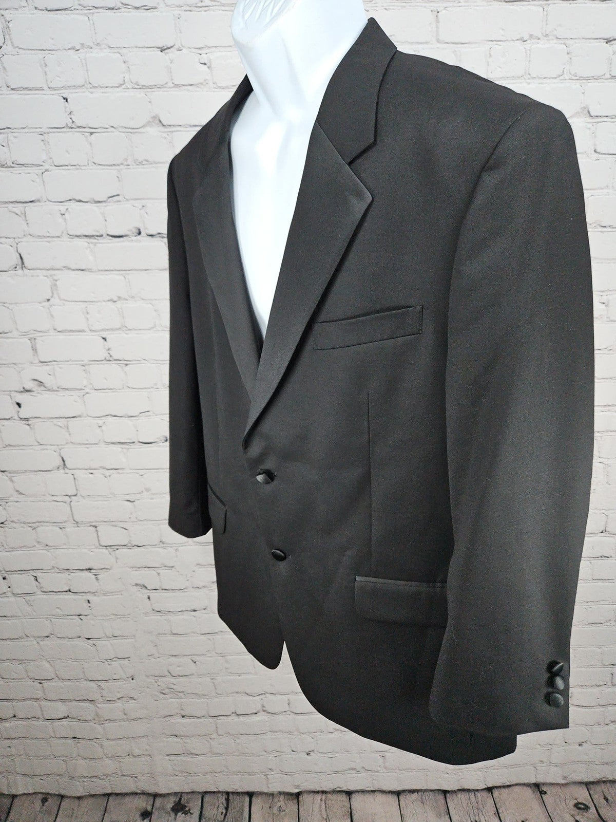 Jones New York Black 100% Wool Satin Notch 2 Button Tuxedo Jacket 42R