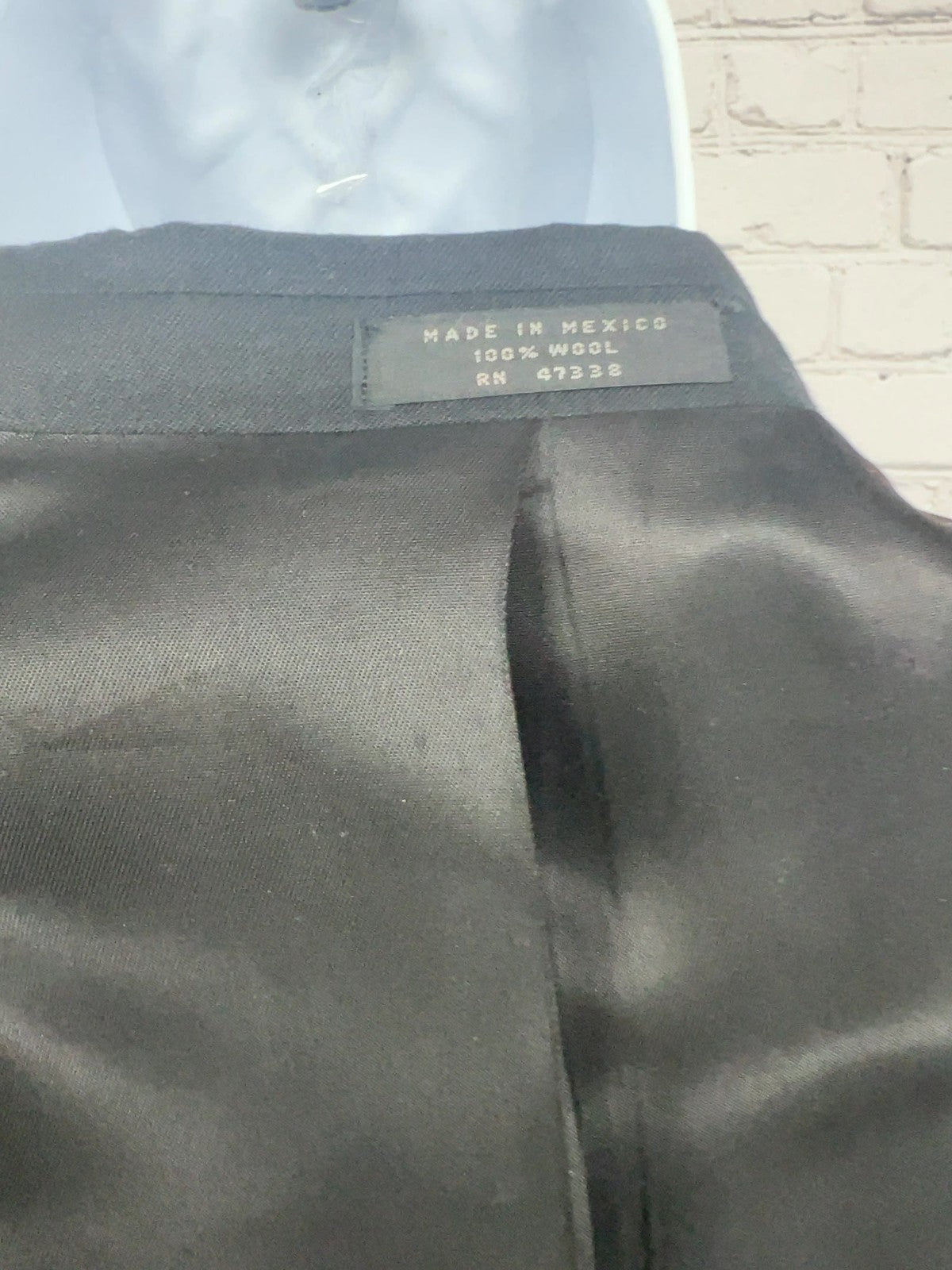 Jones New York Black Wool Tuxedo Suit Cummerbund Bow Tie 44L (34X33.5)