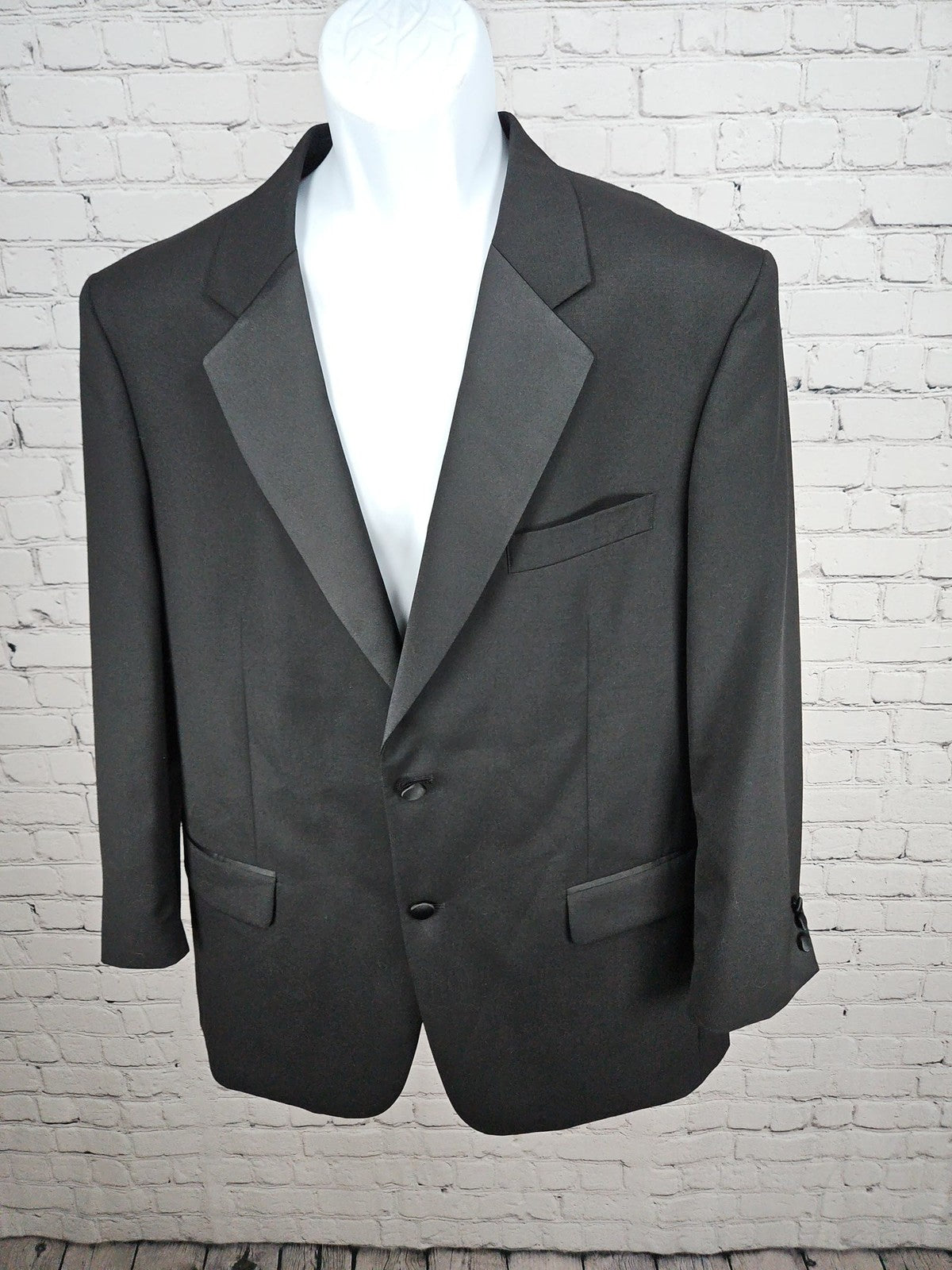 Jones New York Black 100% Wool Satin Notch 2 Button Tuxedo Jacket 42R