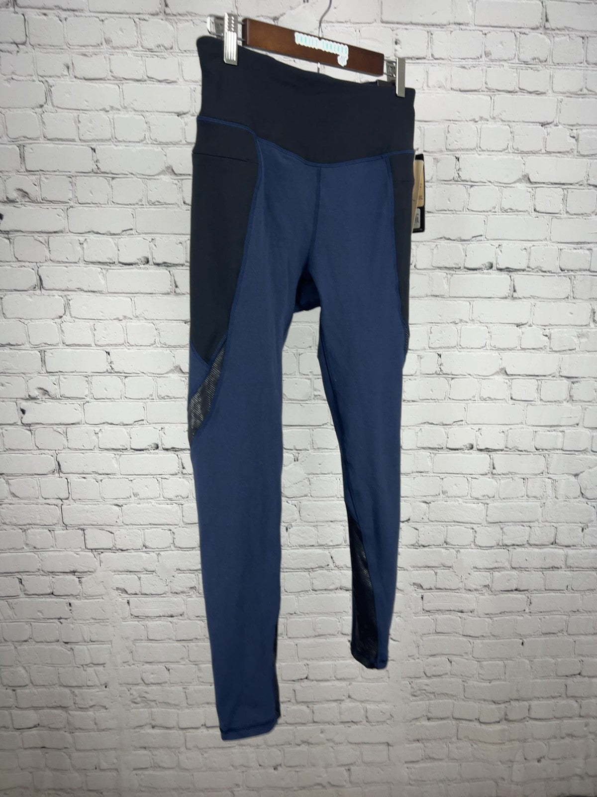 NWT Calia Carrie Underwood Navy Black Zip Pocket High Waist Leggings M