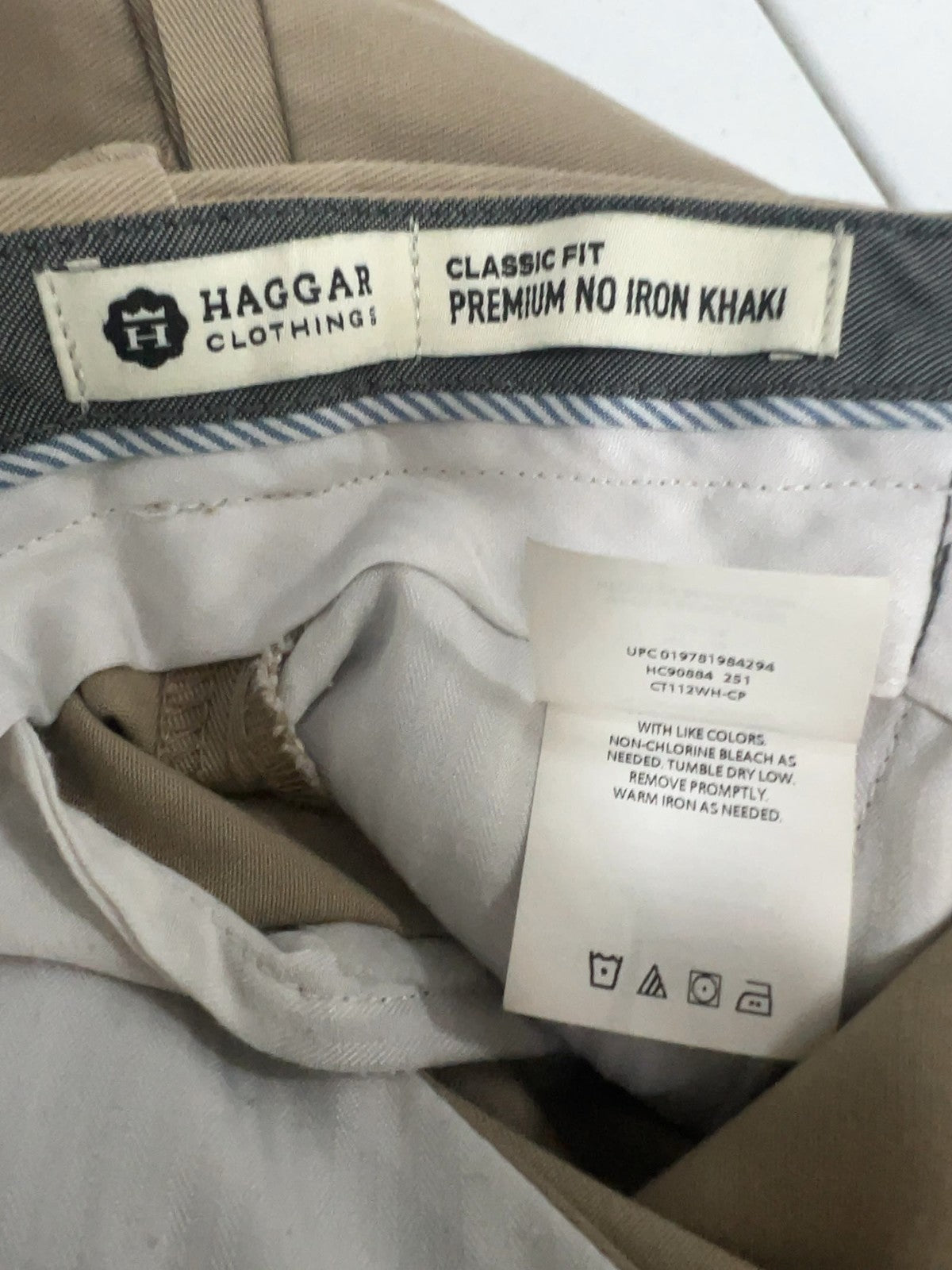 Haggar Premium No Iron Khaki Flat Front Classic Fit Chino Pants 44 (42X27)