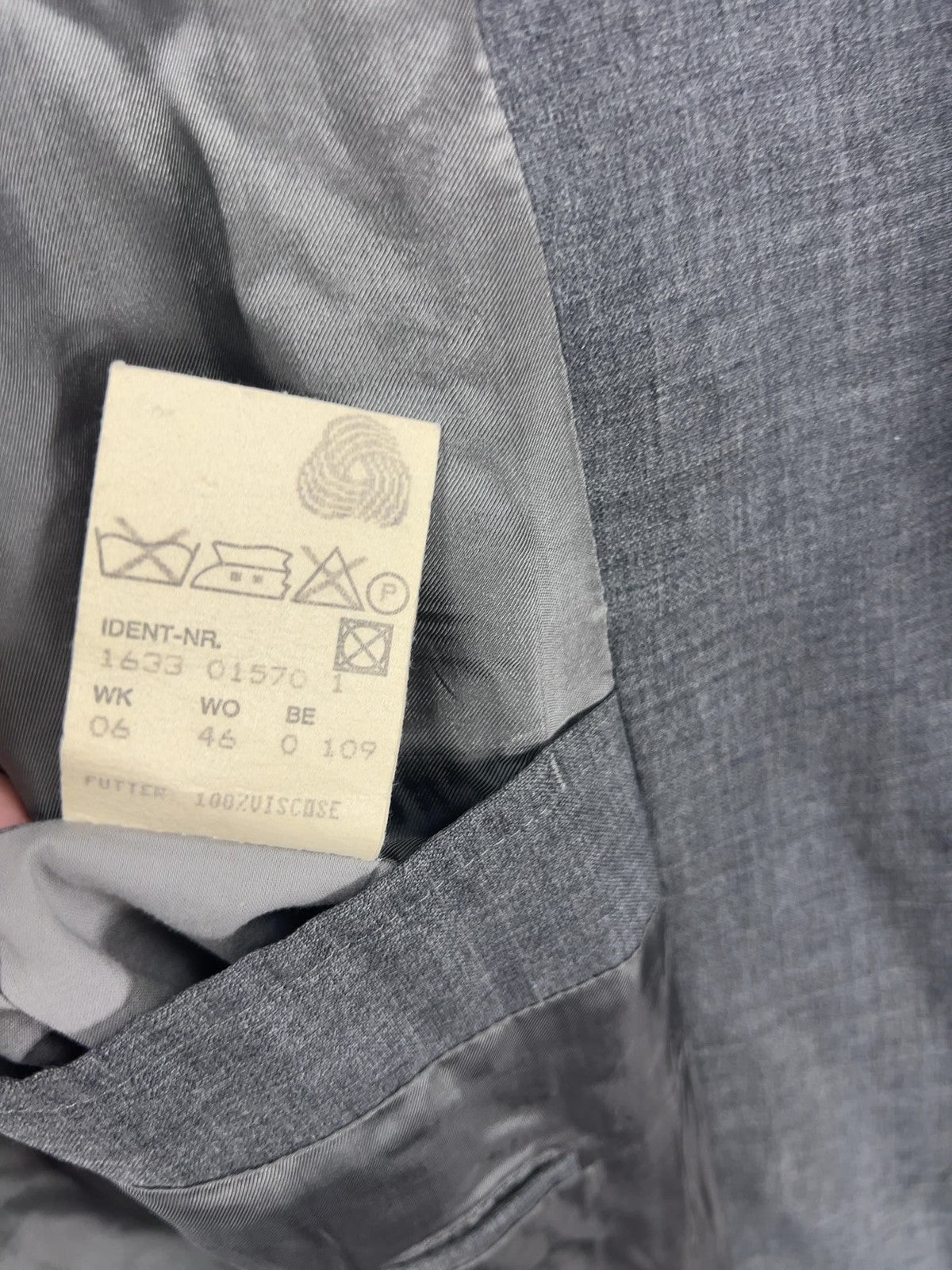 VTG Hugo Boss Batman Future Gray 100% Wool 3 Button Blazer Sport Coat 42R