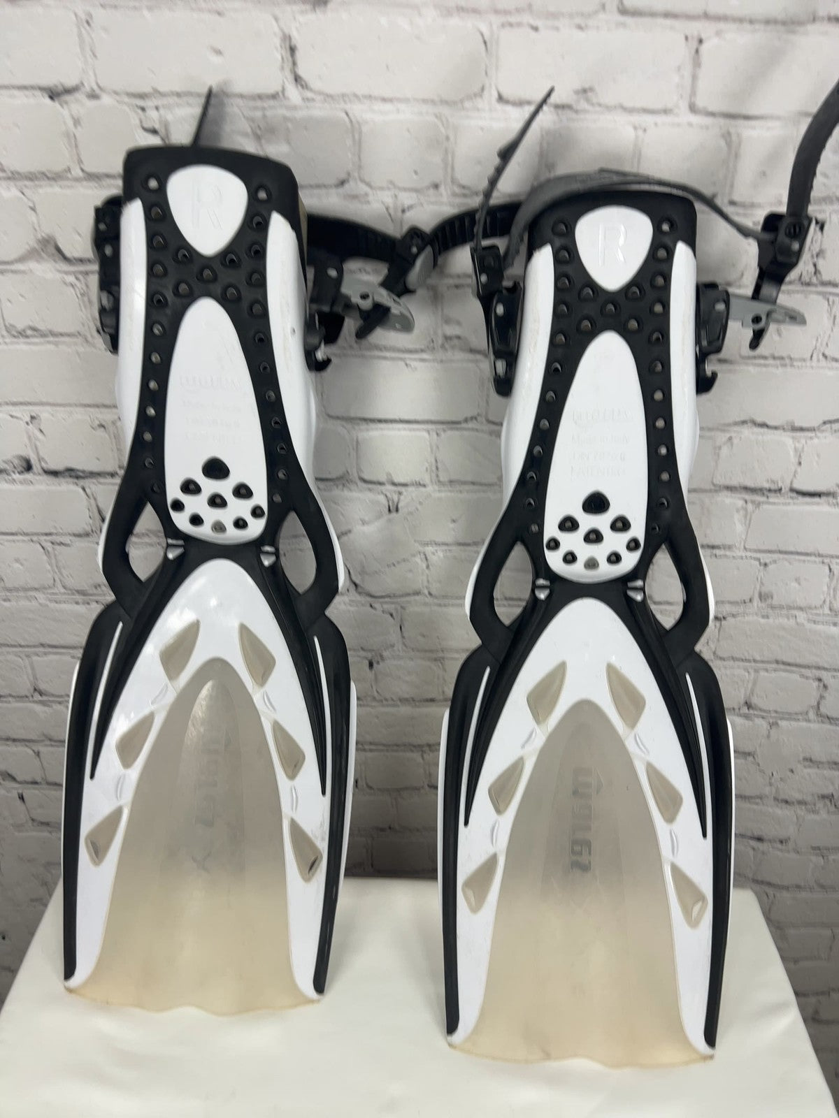 Mares X-Stream Black White Open Heel Strap Scuba Diving Fins Regular