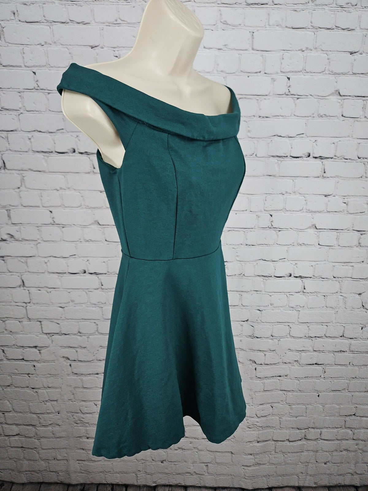 Lulus Emerald Green Off The Shoulder Fit And Flare Lined Mini Dress S