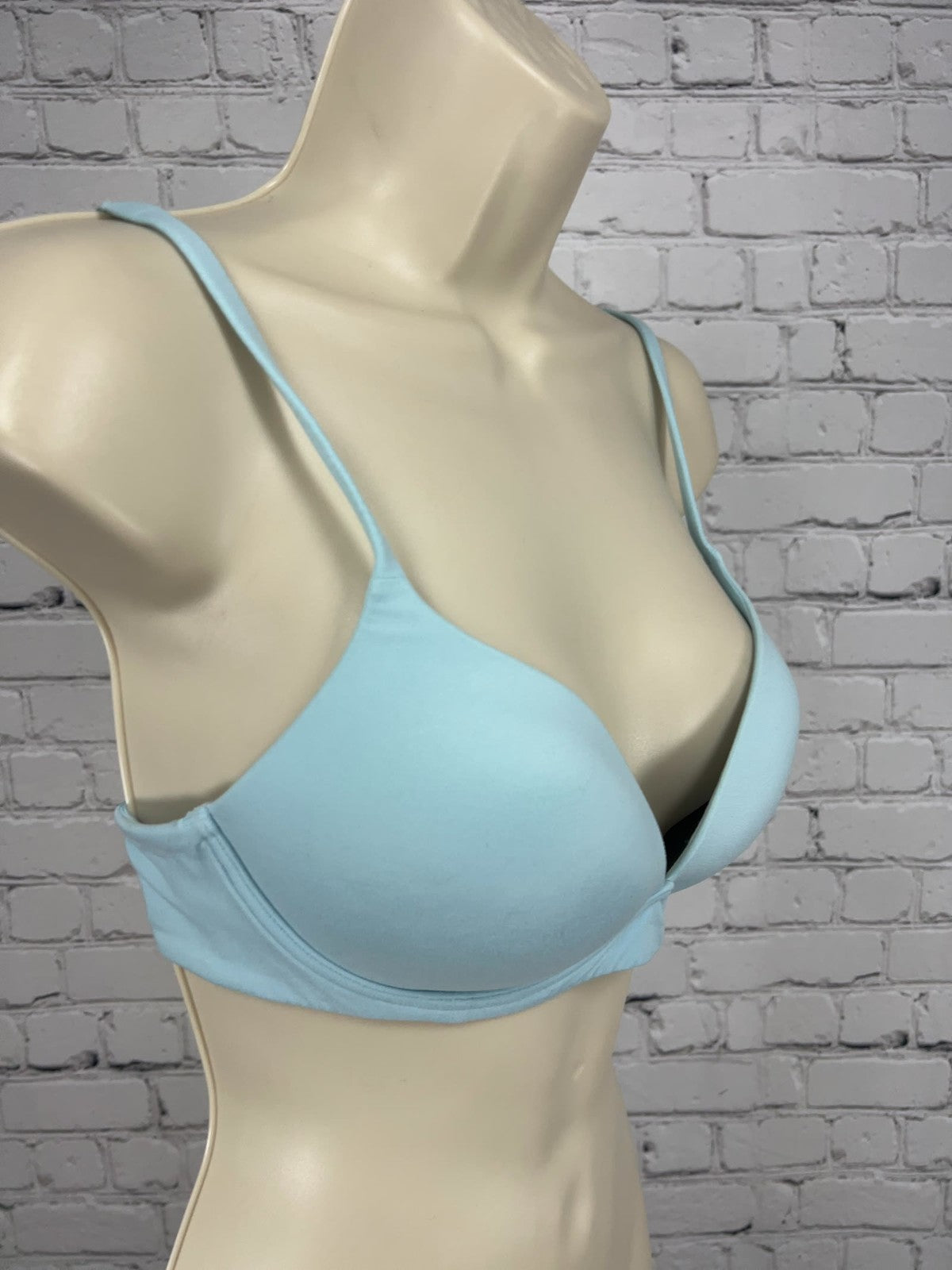 Victoria's Secret Body By Victoria Light Blue Wireless Plunge Padded Bra 34C
