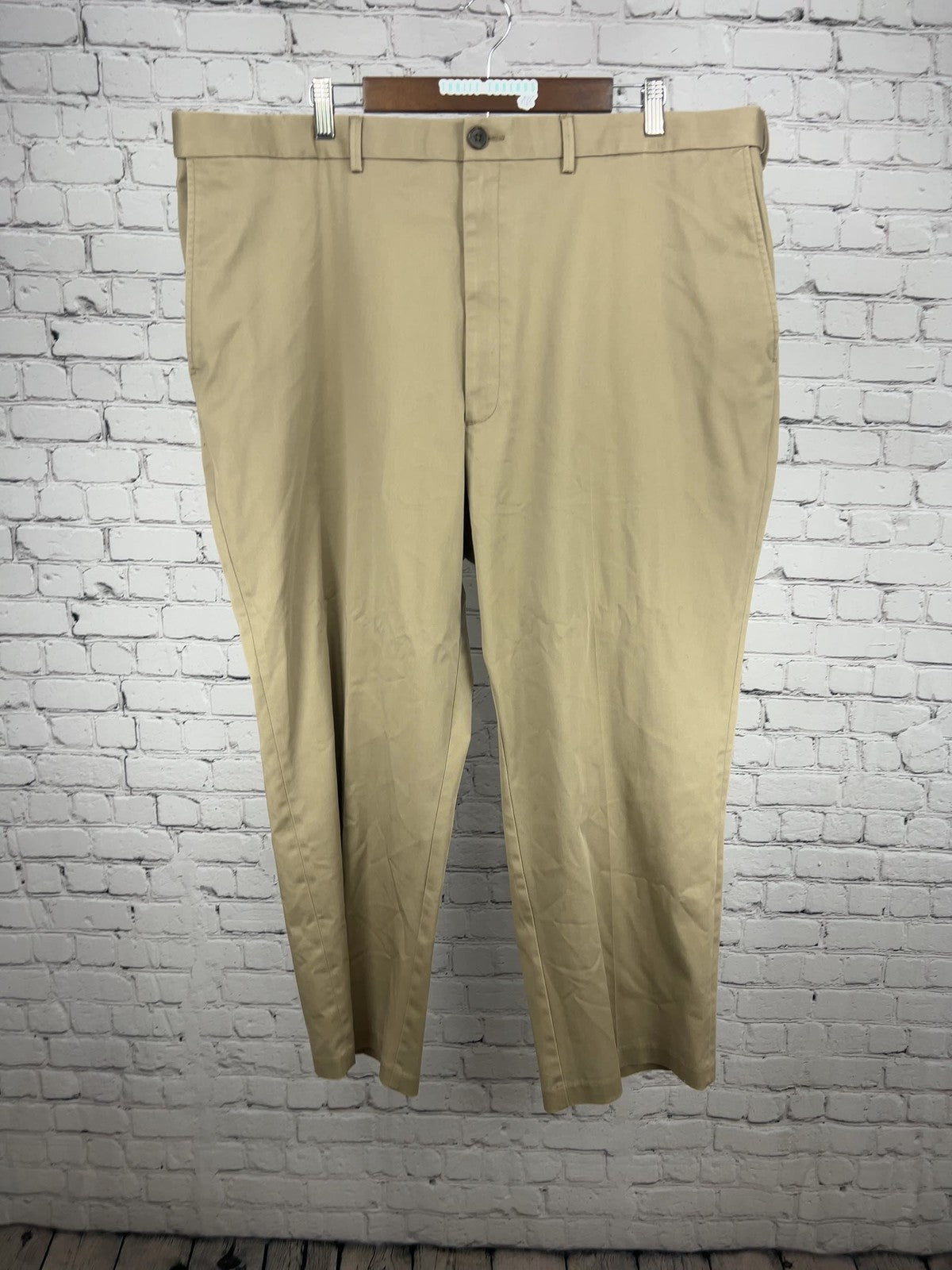 Haggar Premium No Iron Khaki Flat Front Classic Fit Chino Pants 44 (42X27)