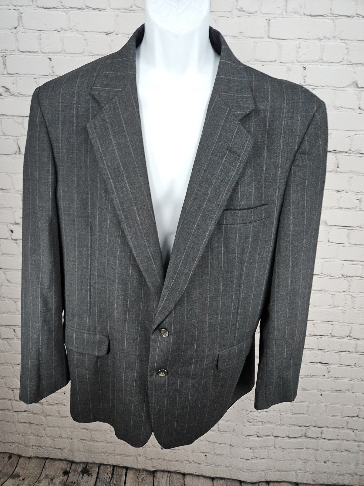 VTG Sturbridge Classics Gray Pinstripe 100% Wool 2 Button Blazer Sport Coat 46L