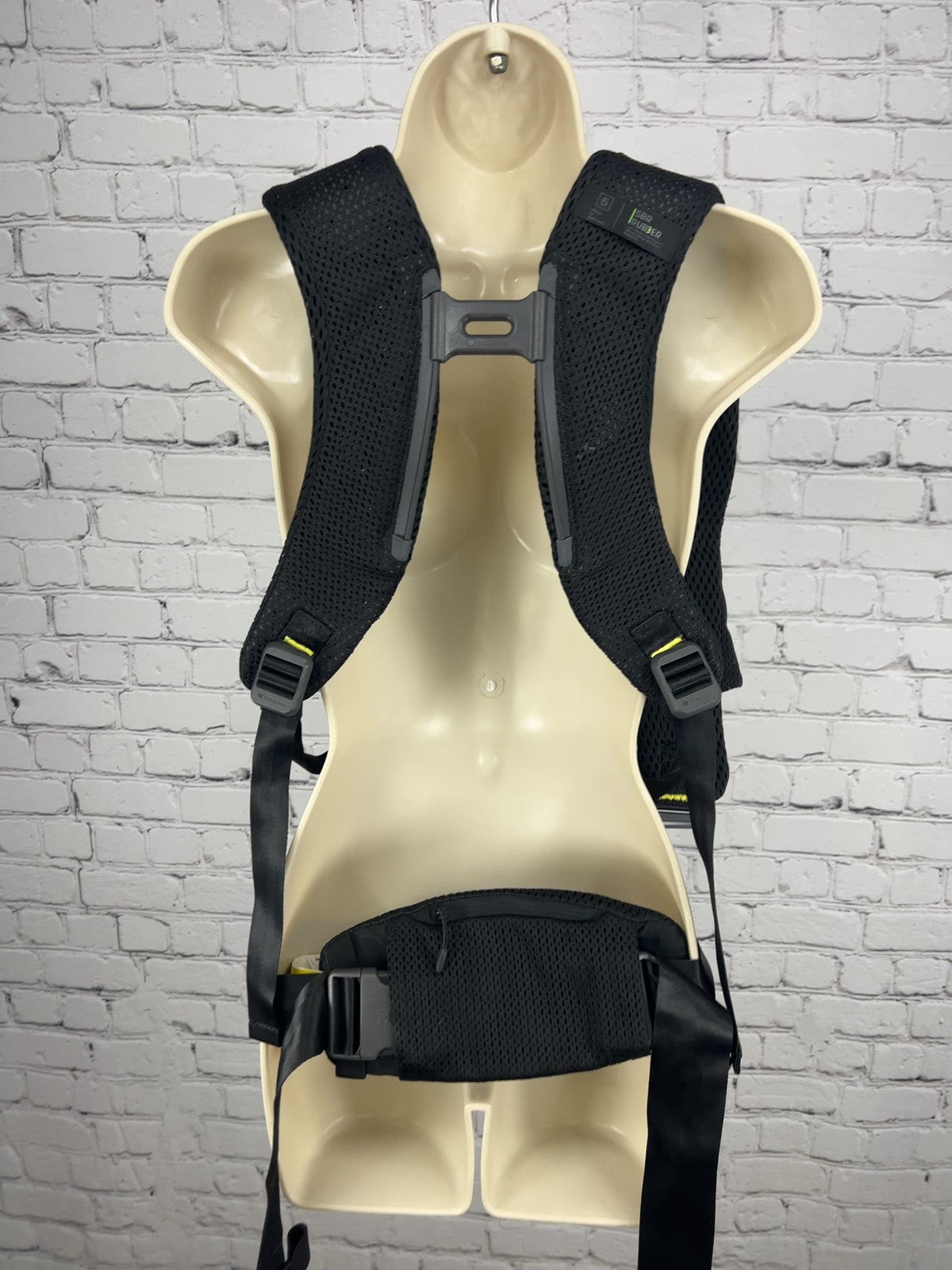 Babycare Free Go Black Mesh Hip Seat Decompression Baby Carrier 0-36 Months