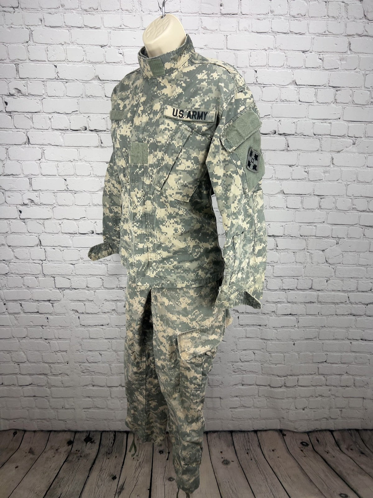 US Army ACU Digital Camo Combat Uniform Coat Pants Set Small X-Short (30X27.5)