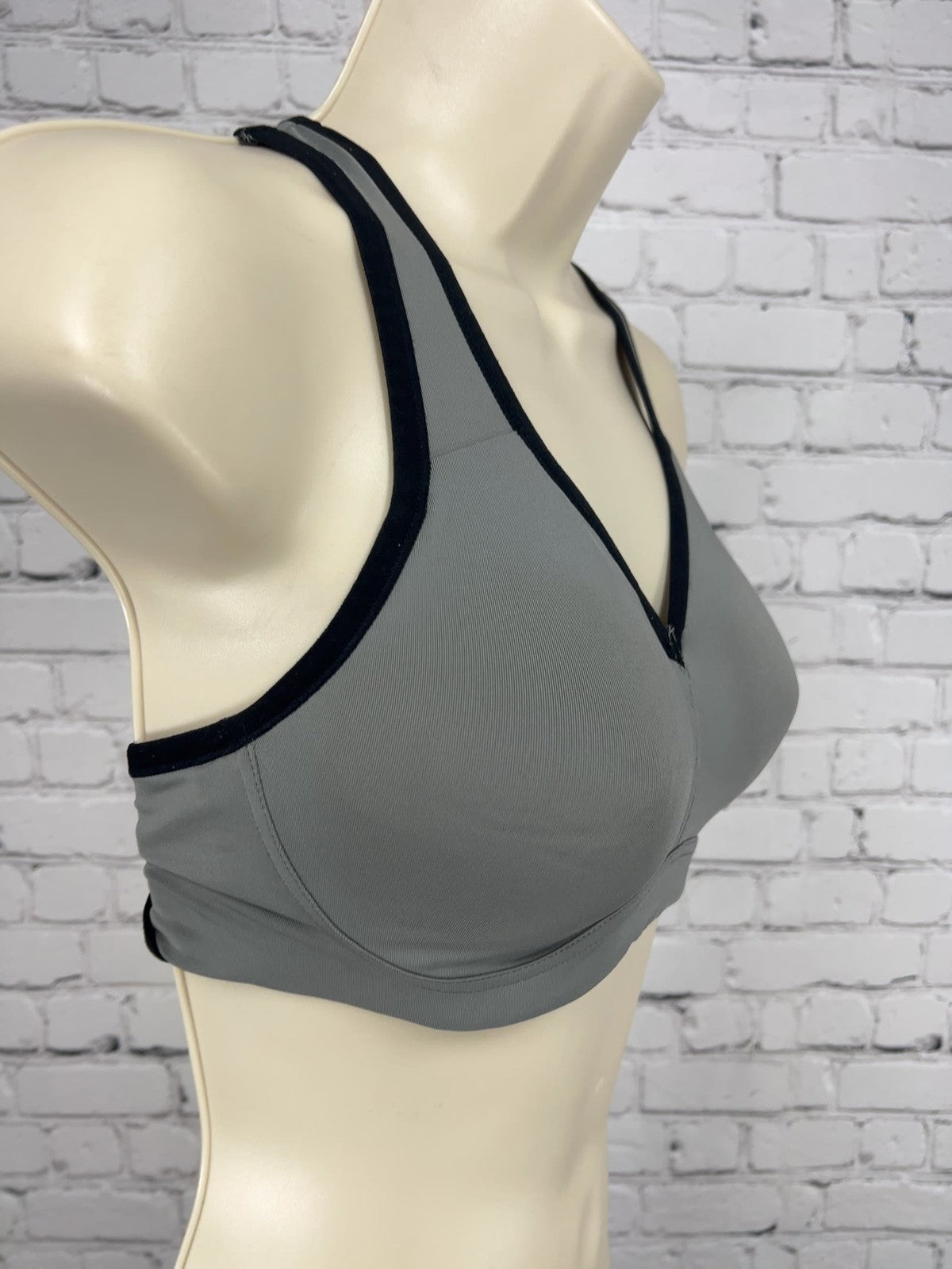 Natori Gray Black Trim Racerback Wireless Contour Sports Bra 32C
