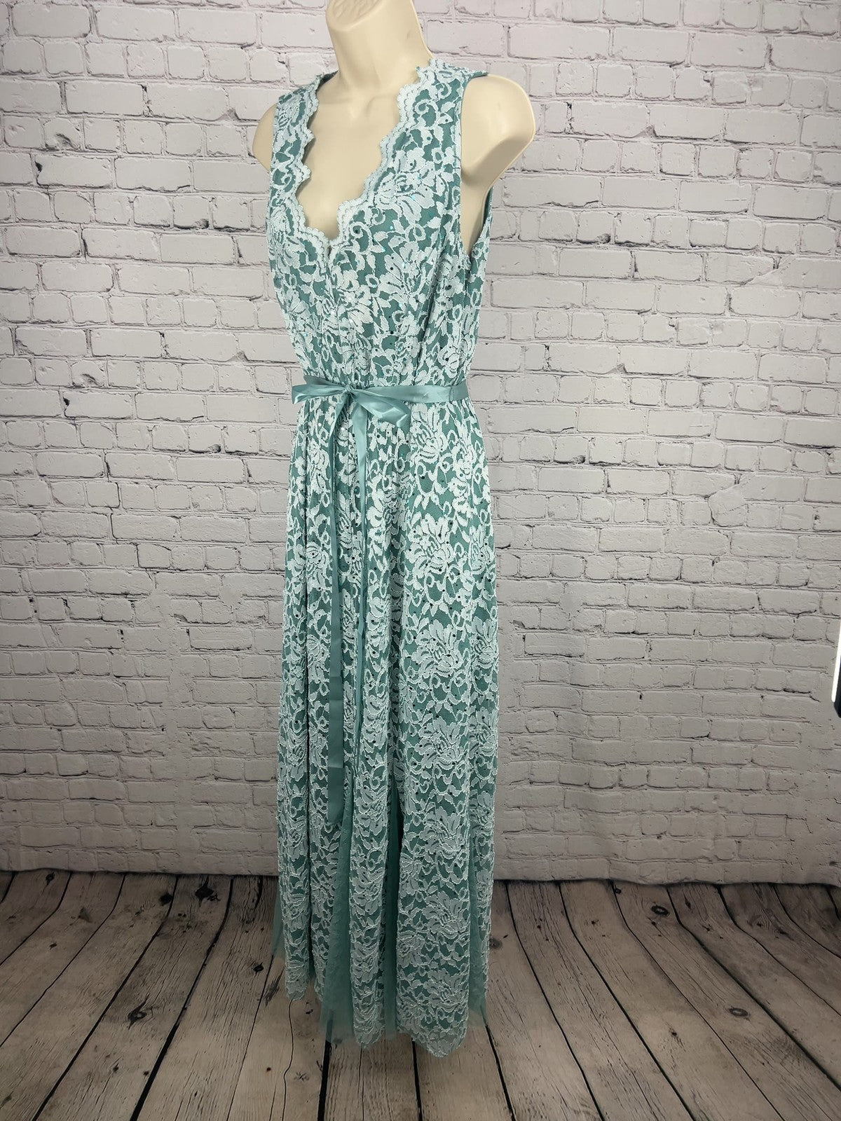 NWT Candalite Seafoam Green Lace Sequin Sleeveless V Neck Godet Maxi Dress 1X