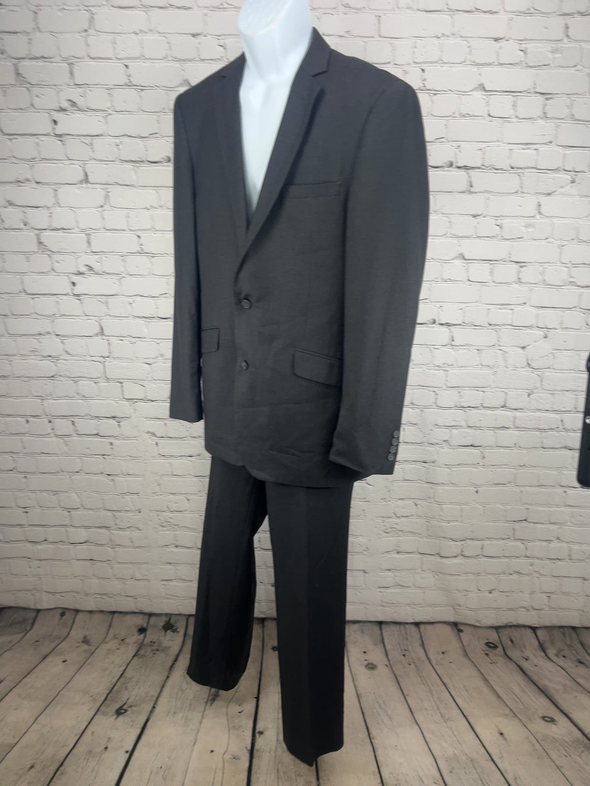 Combatant Gentlemen Charcoal Gray 100% Wool 2 Button 2 Piece Suit 42L (34X33)