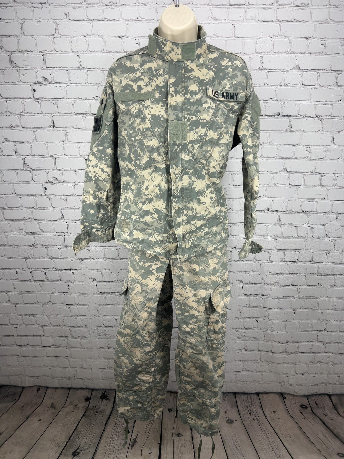 US Army ACU Digital Camo Combat Uniform Coat Pants Set Small X-Short (30X27.5)