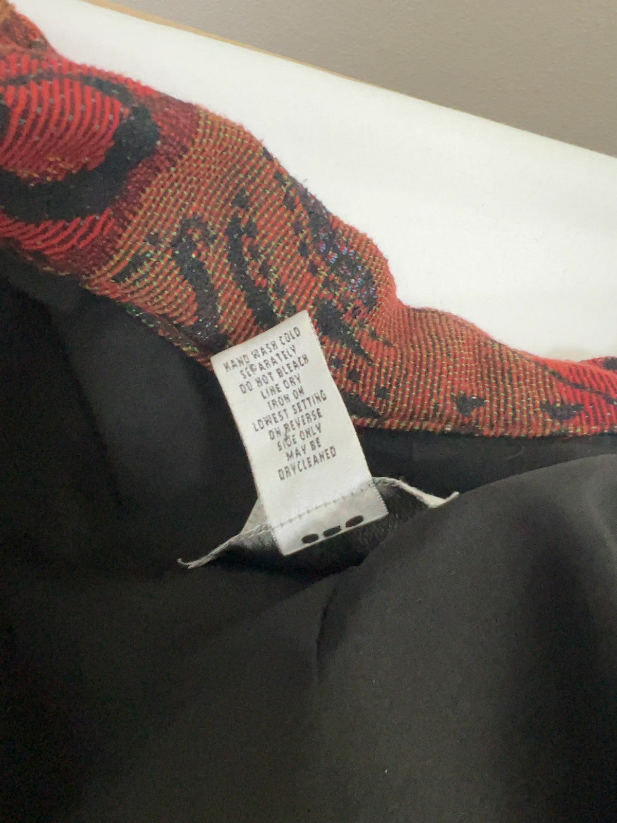 VTG Chico's Red Abstract Tapestry Beaded Button Front Shirt Jacket Size 1 (US S)