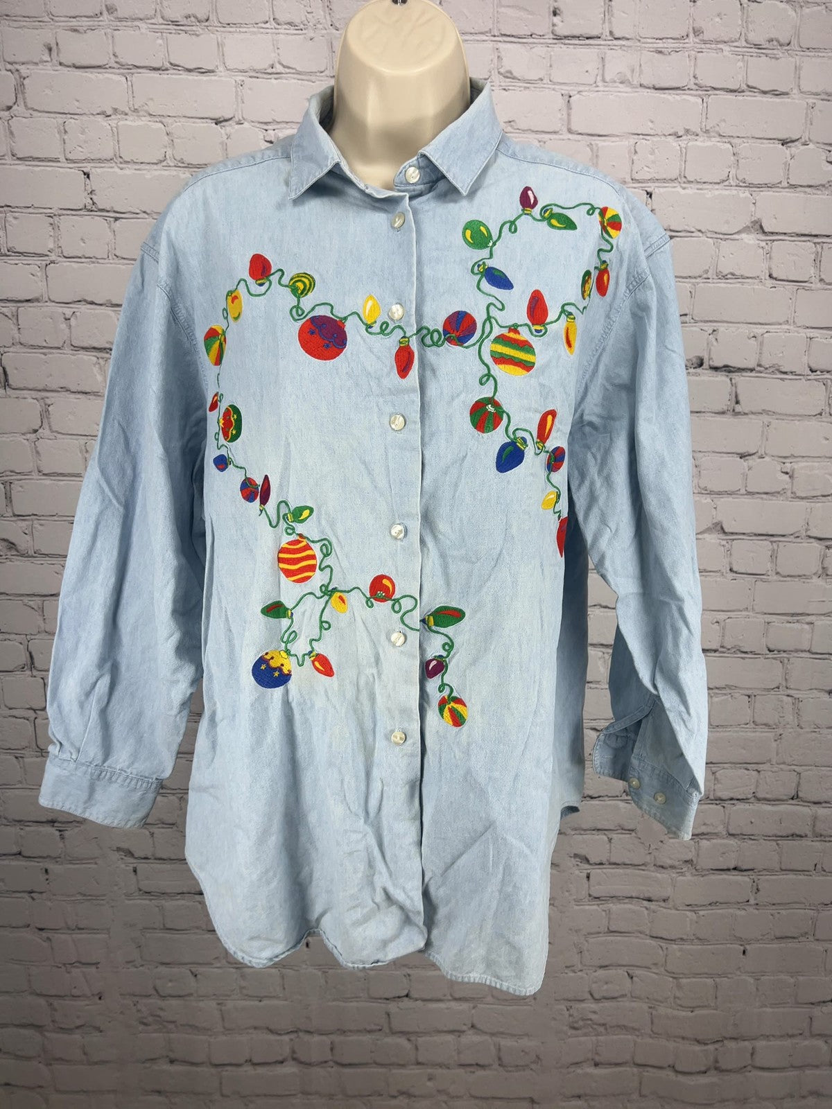 VTG Cambridge Sports Club Christmas Lights Embroidered Denim Shirt Women's L