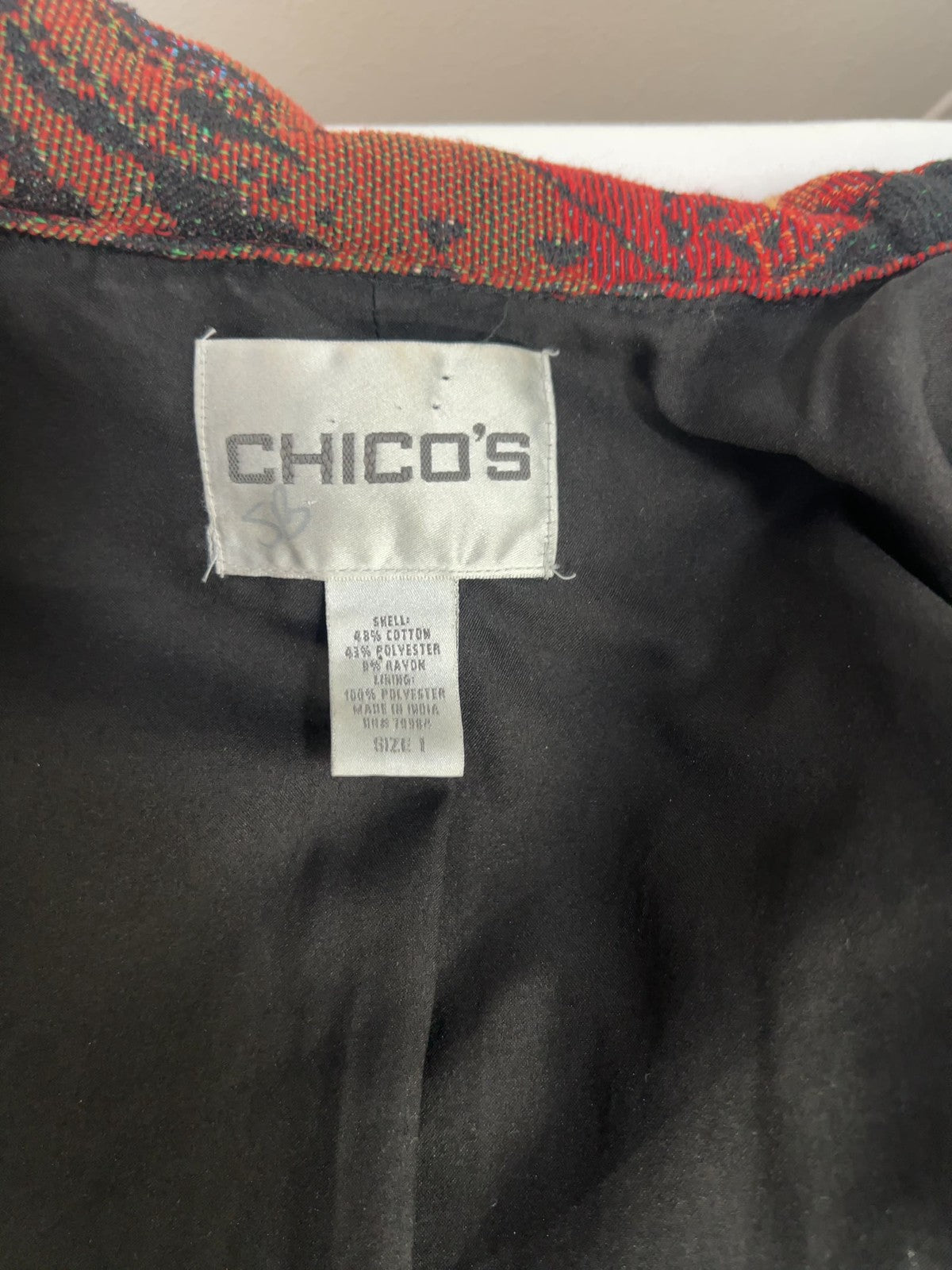 VTG Chico's Red Abstract Tapestry Beaded Button Front Shirt Jacket Size 1 (US S)