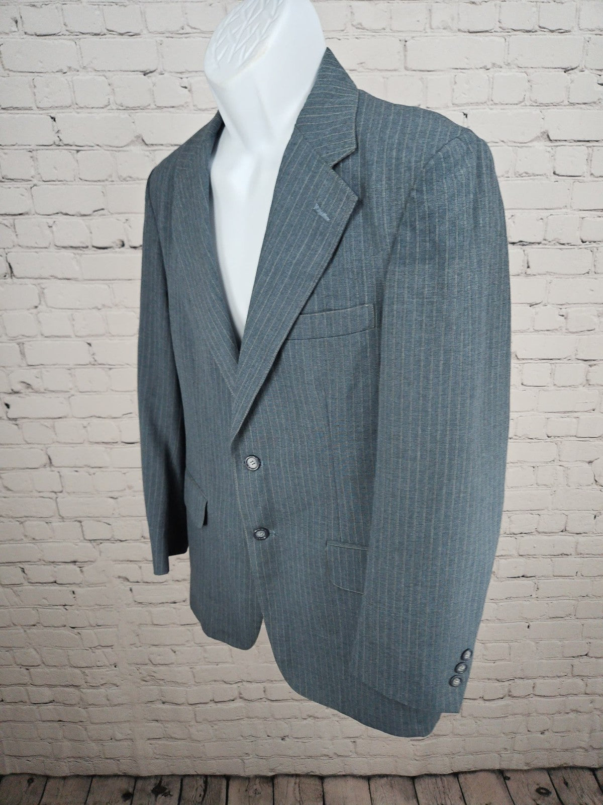 VTG Edw Hawk for Baskin Blue Gray Pinstripe 2 Button Notch Blazer Sport Coat 42