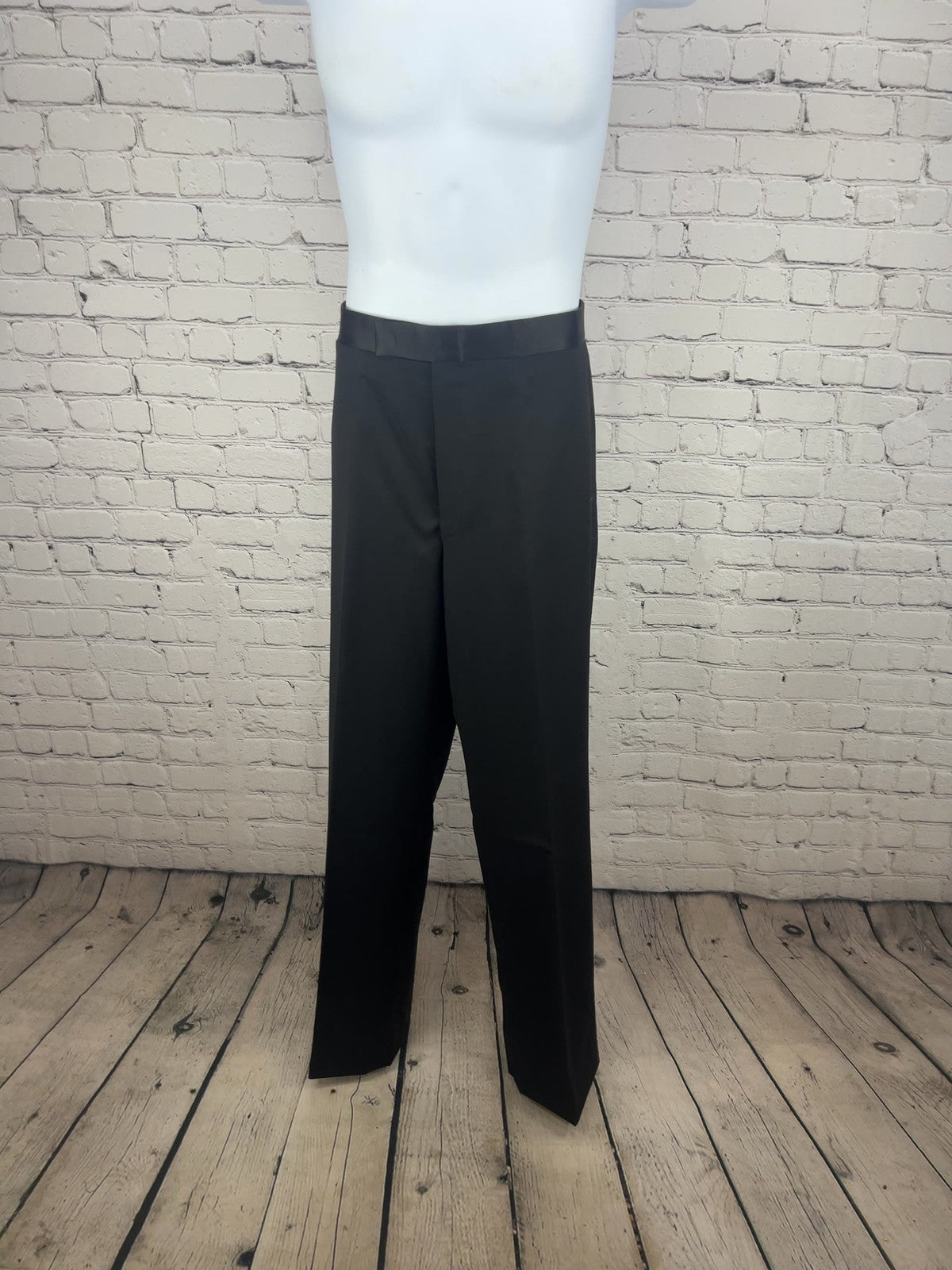 Jones New York Black Wool Tuxedo Suit Cummerbund Bow Tie 44L (34X33.5)