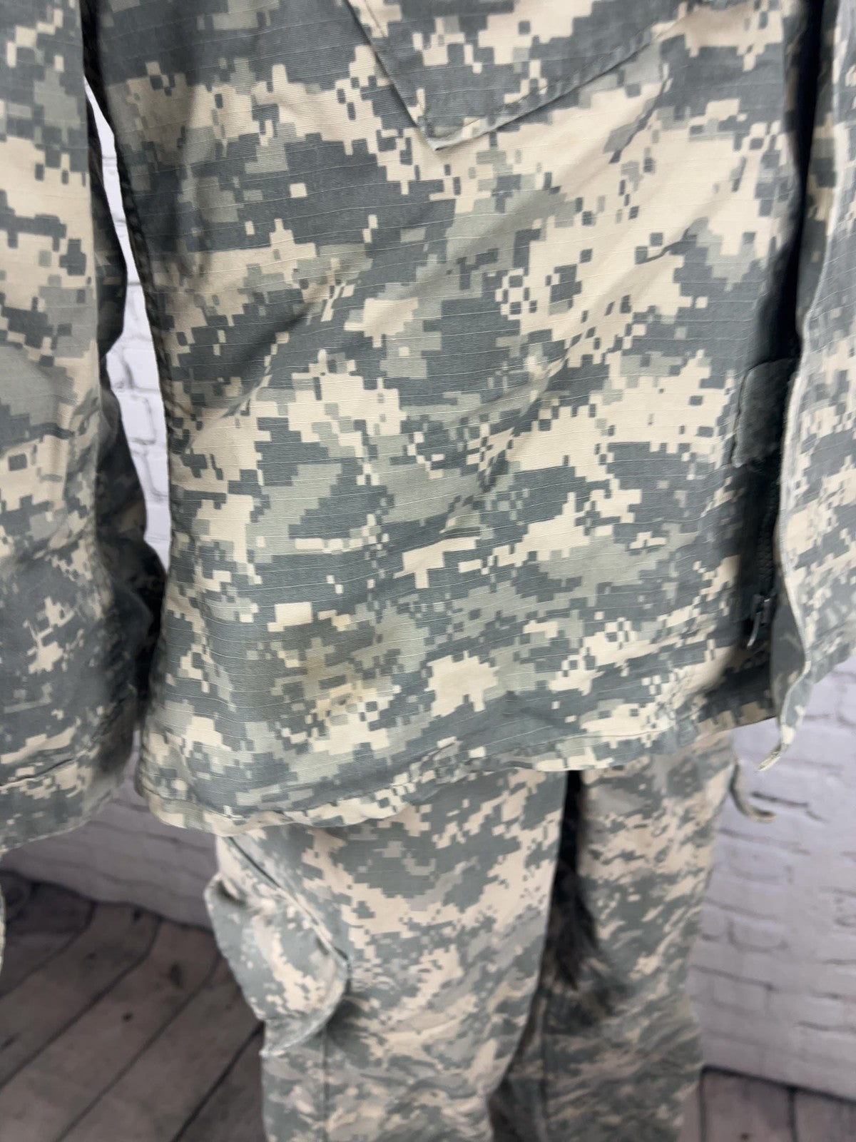US Army ACU Digital Camo Combat Uniform Coat Pants Set Small X-Short (30X27.5)