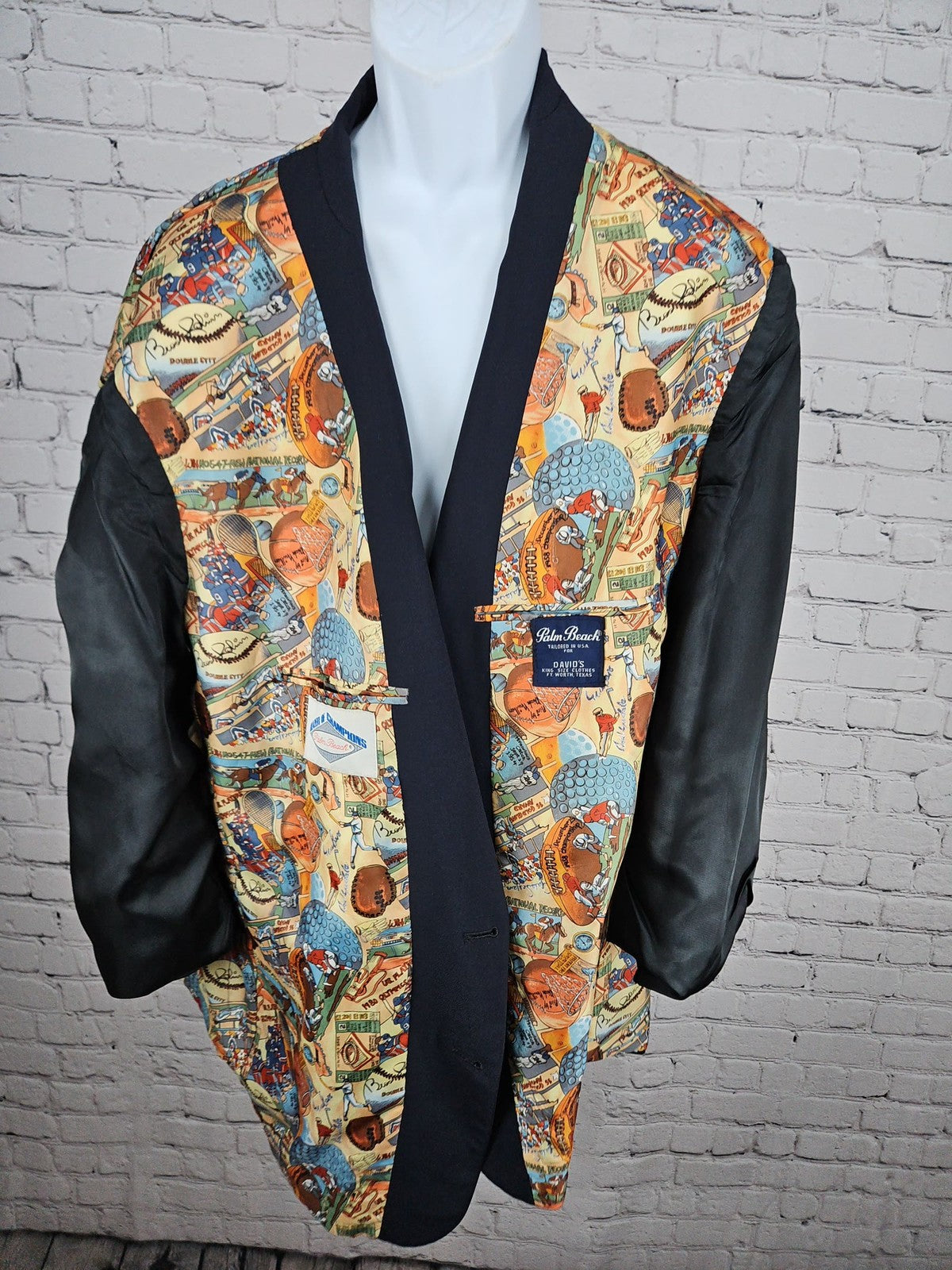 VTG Palm Beach Blazer of Champions Navy Sports Print Lining 2 Button Blazer 50L
