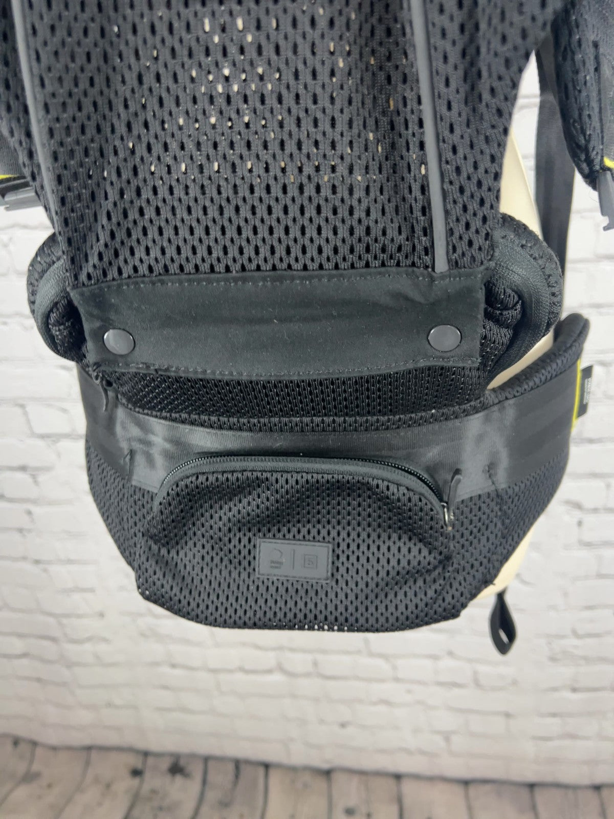 Babycare Free Go Black Mesh Hip Seat Decompression Baby Carrier 0-36 Months