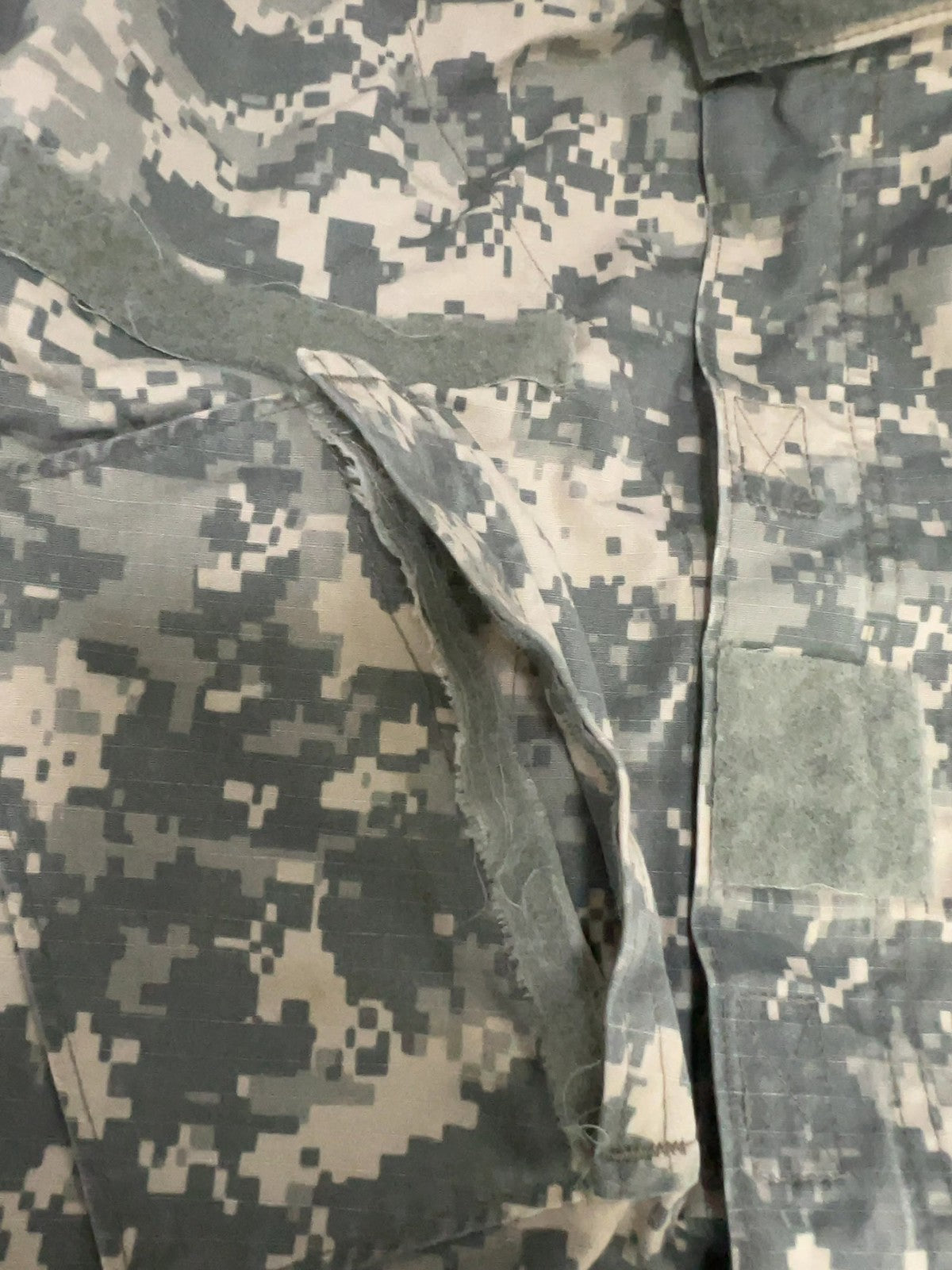 US Army ACU Digital Camo Combat Uniform Coat Pants Set Small X-Short (30X27.5)