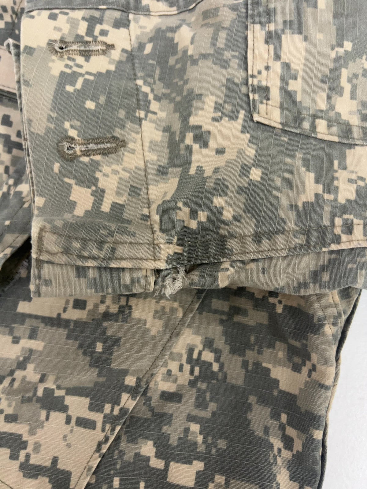 US Army ACU Digital Camo Combat Uniform Coat Pants Set Small X-Short (30X27.5)