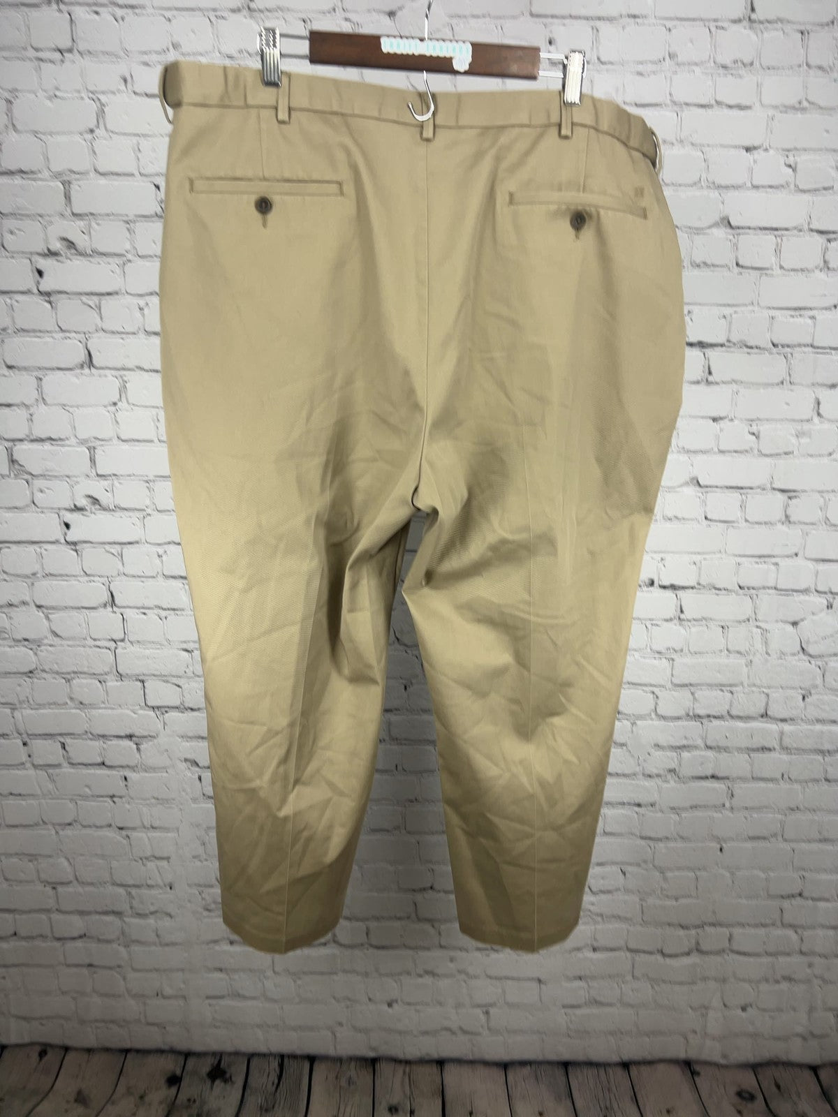 Haggar Premium No Iron Khaki Flat Front Classic Fit Chino Pants 44 (42X27)