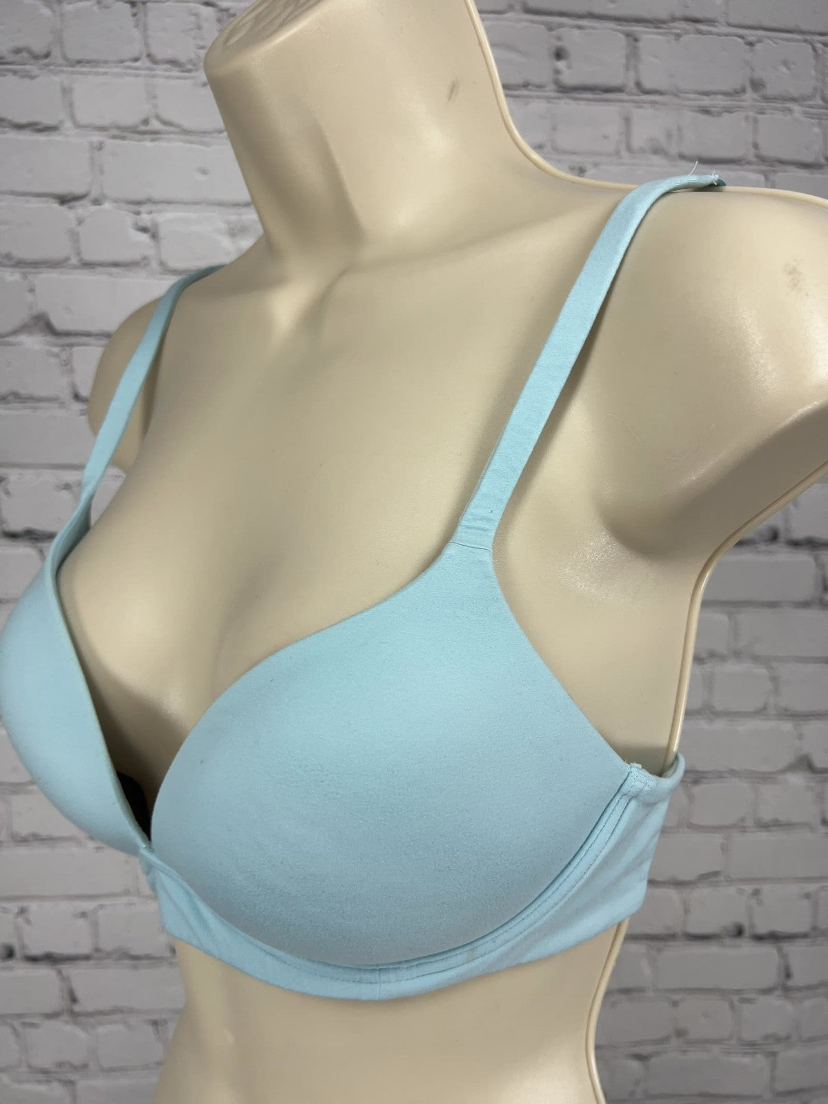 Victoria's Secret Body By Victoria Light Blue Wireless Plunge Padded Bra 34C