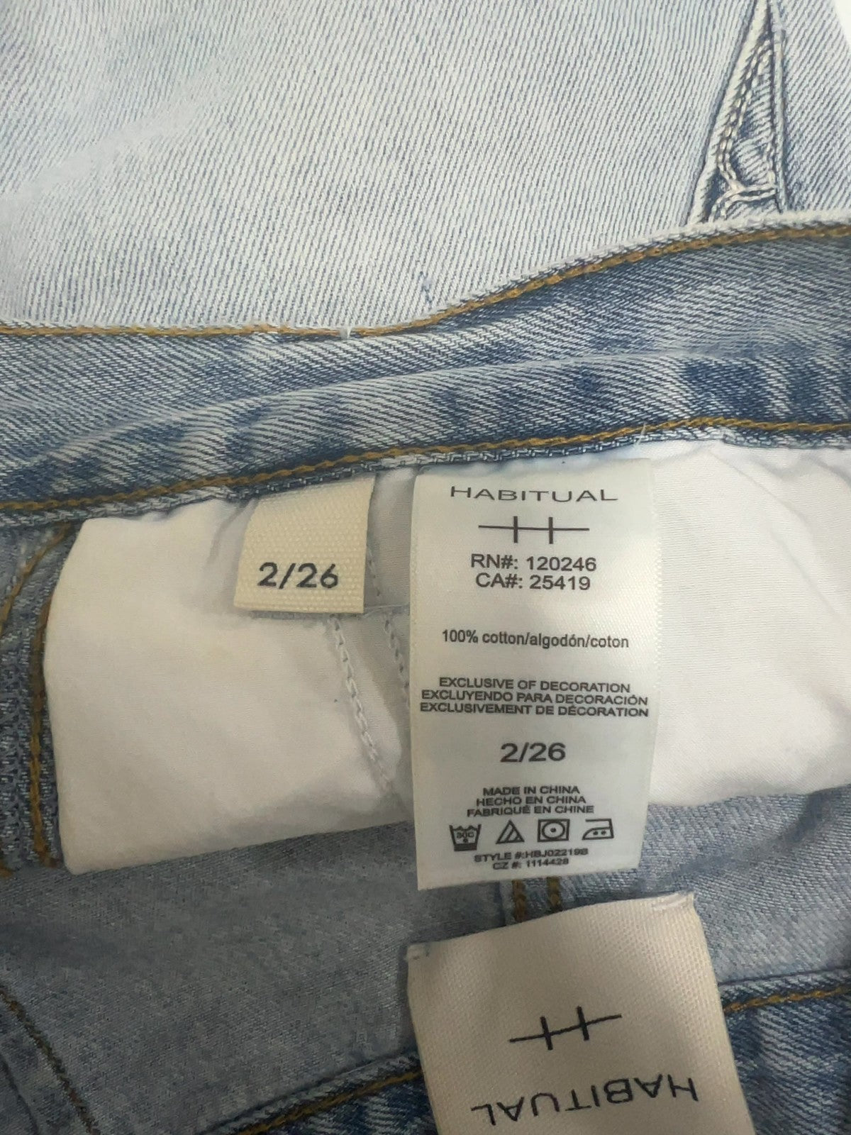 Habitual Light Wash Braided Stitch High Rise Women's Denim Shorts 2/26 (30X5.5)