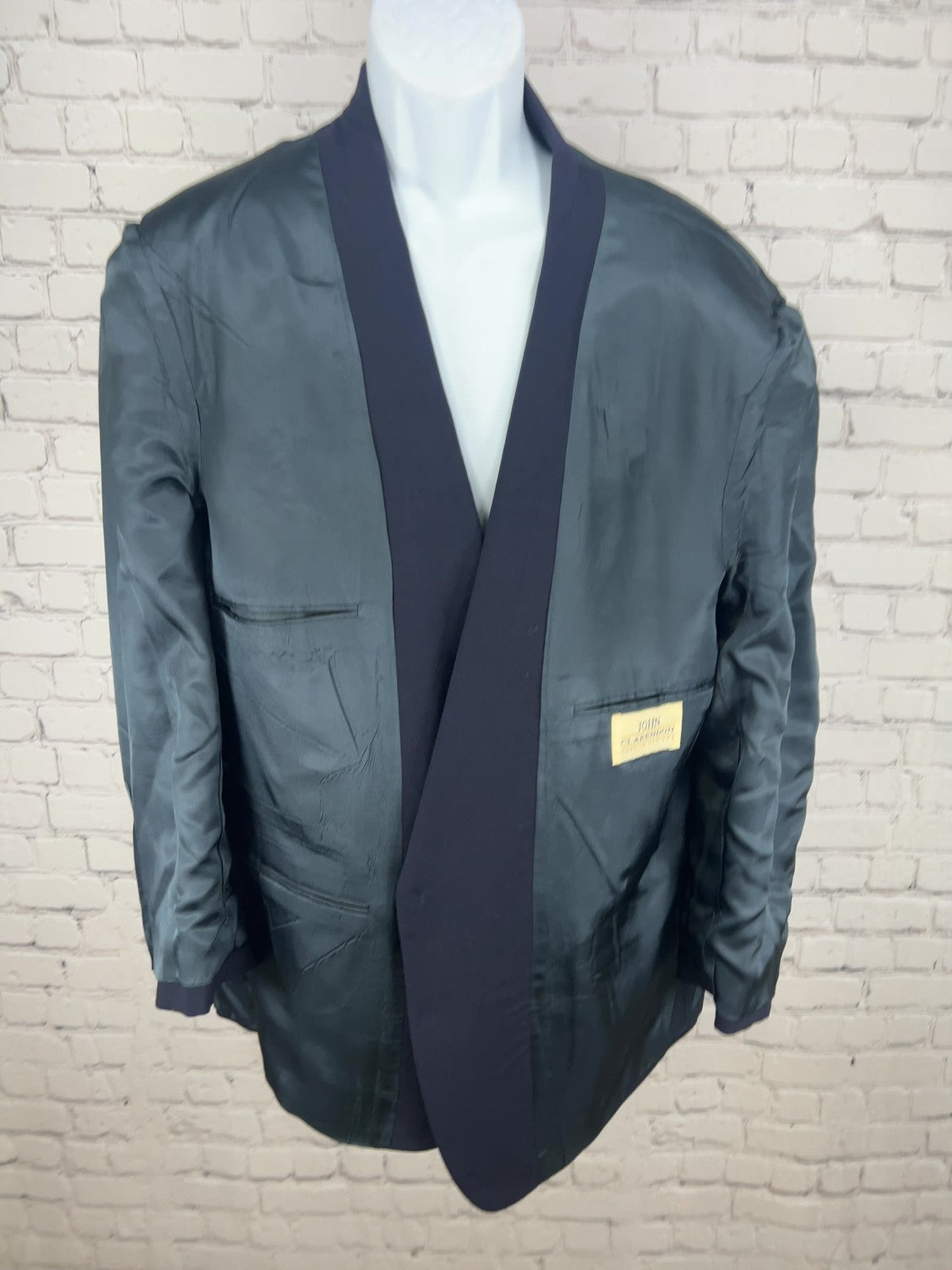 VTG John Clarendon Navy 100% Wool Gold Button 2 Button Blazer Sport Coat USA 48