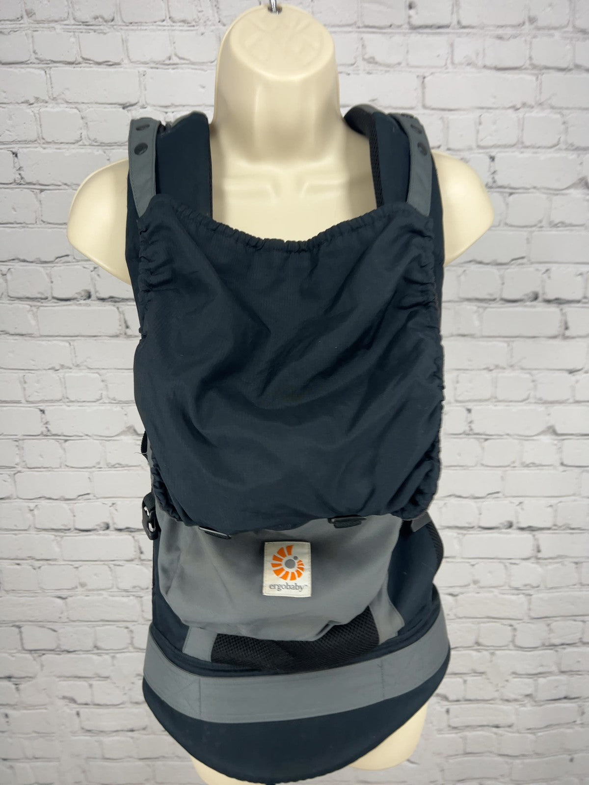 Ergobaby Performance Black Gray Mesh Baby Carrier Hood 12-45 lb One Size