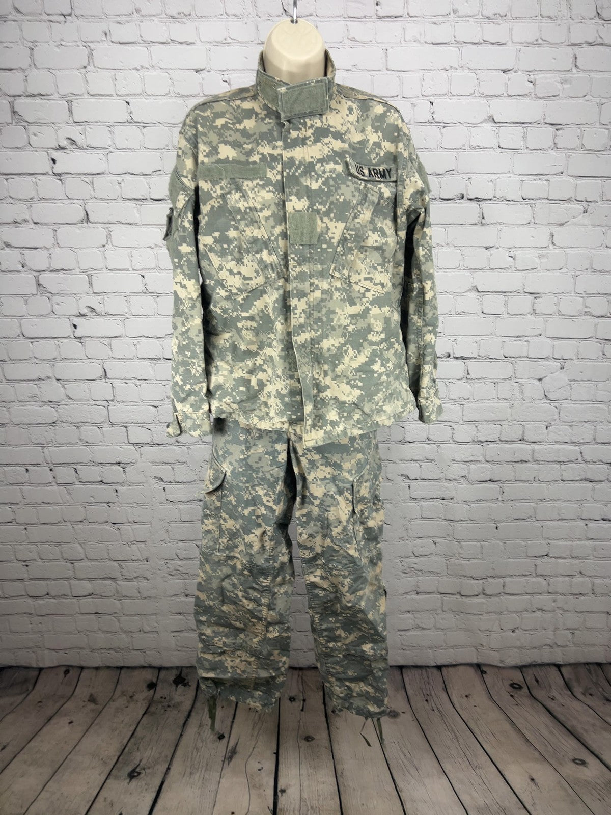 US Army ACU Digital Camo Combat Uniform Coat Pants Set Small X-Short (30X27.5) (2)
